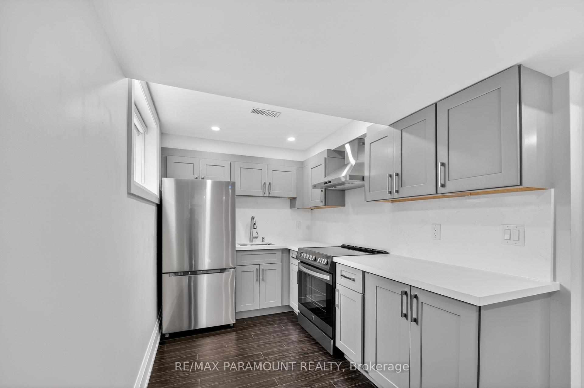 Photo 10 of 38 York Road, Etobicoke, Kingsview Village-The Westway — HOMEH