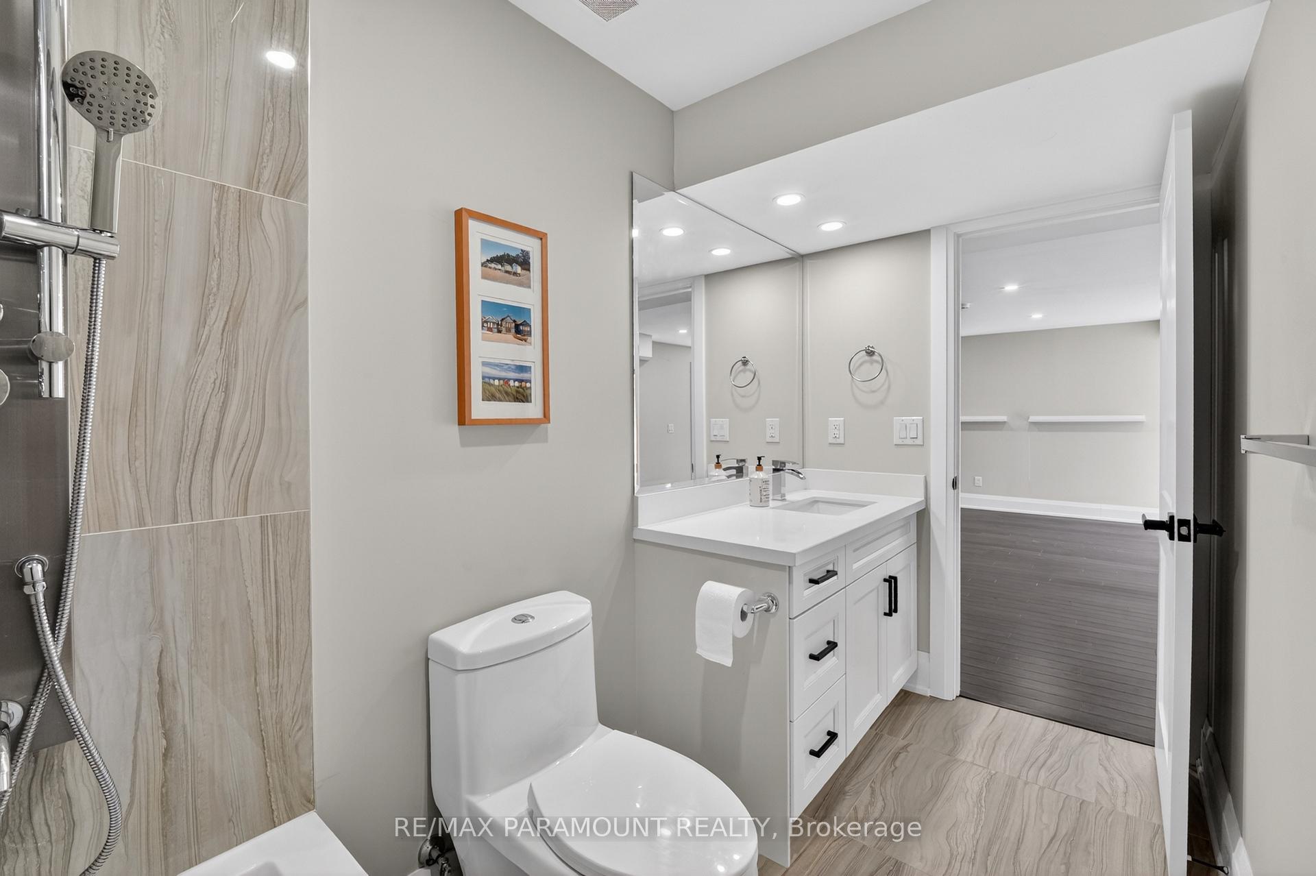 Photo 16 of 38 York Road, Etobicoke, Kingsview Village-The Westway — HOMEH
