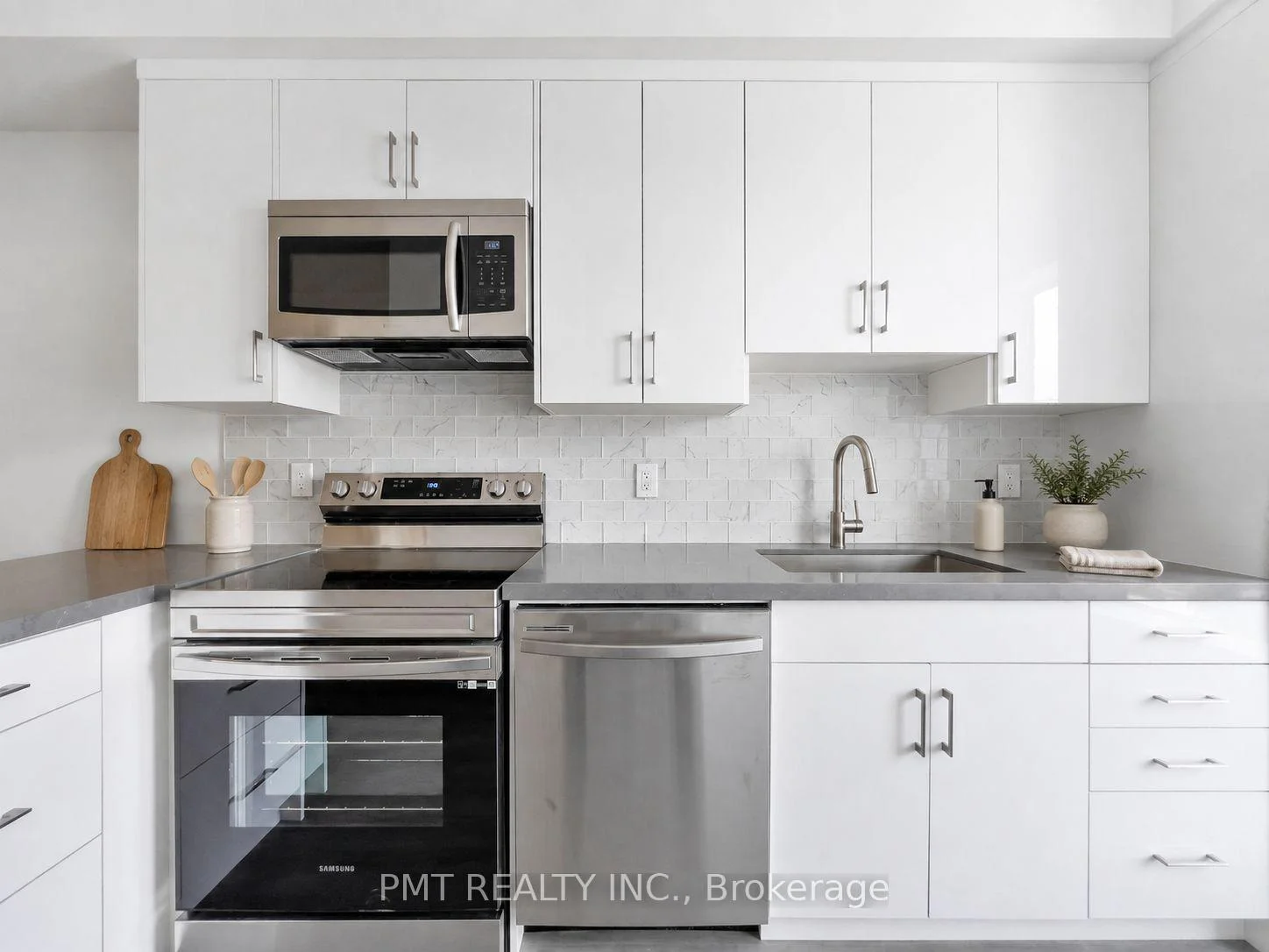 Photo 2 of Unit 1FM, 531 Delaware Avenue N, Toronto, Wychwood — HOMEH