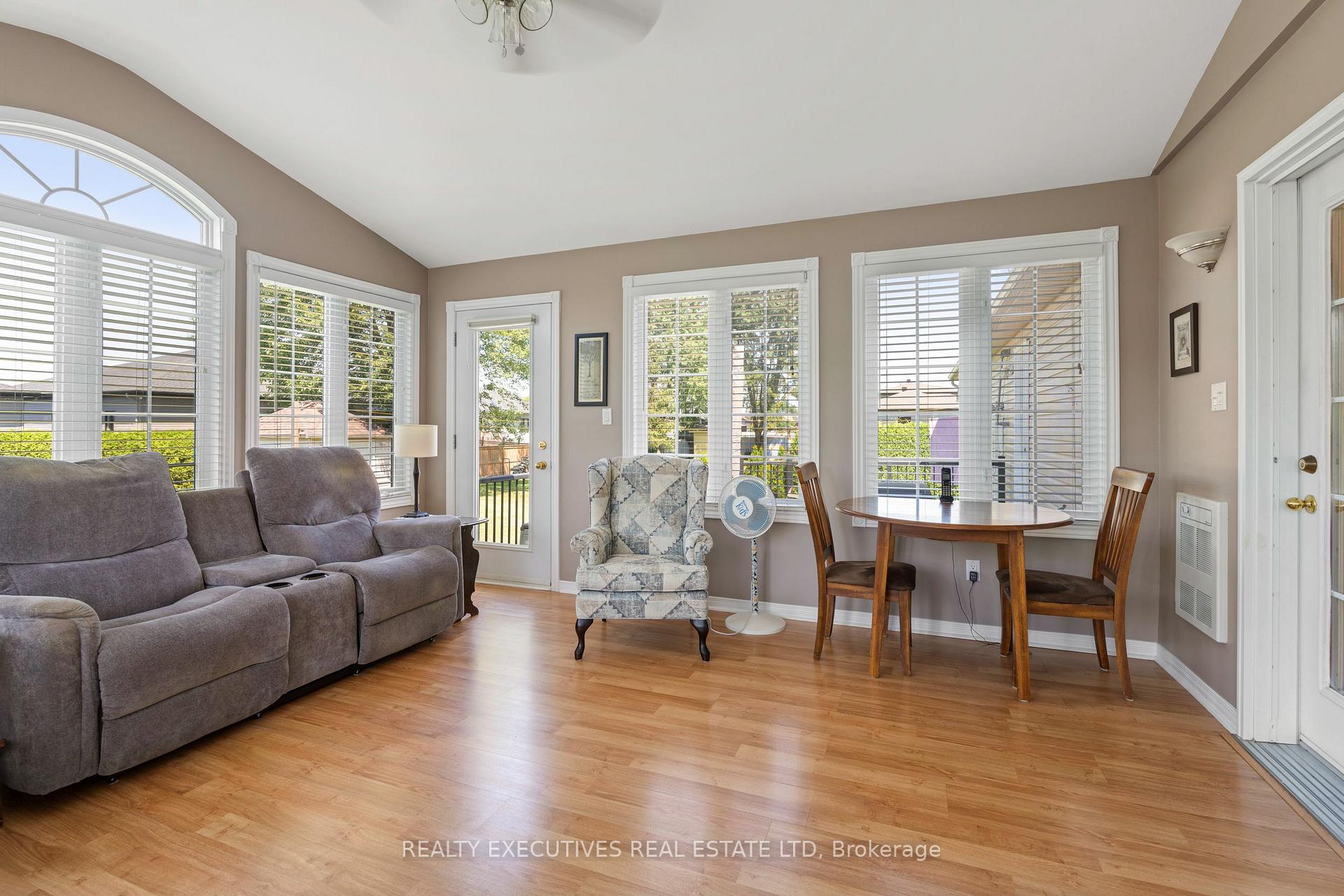Photo 3 of 434 Queen Street, North Dundas, Winchester — HOMEH