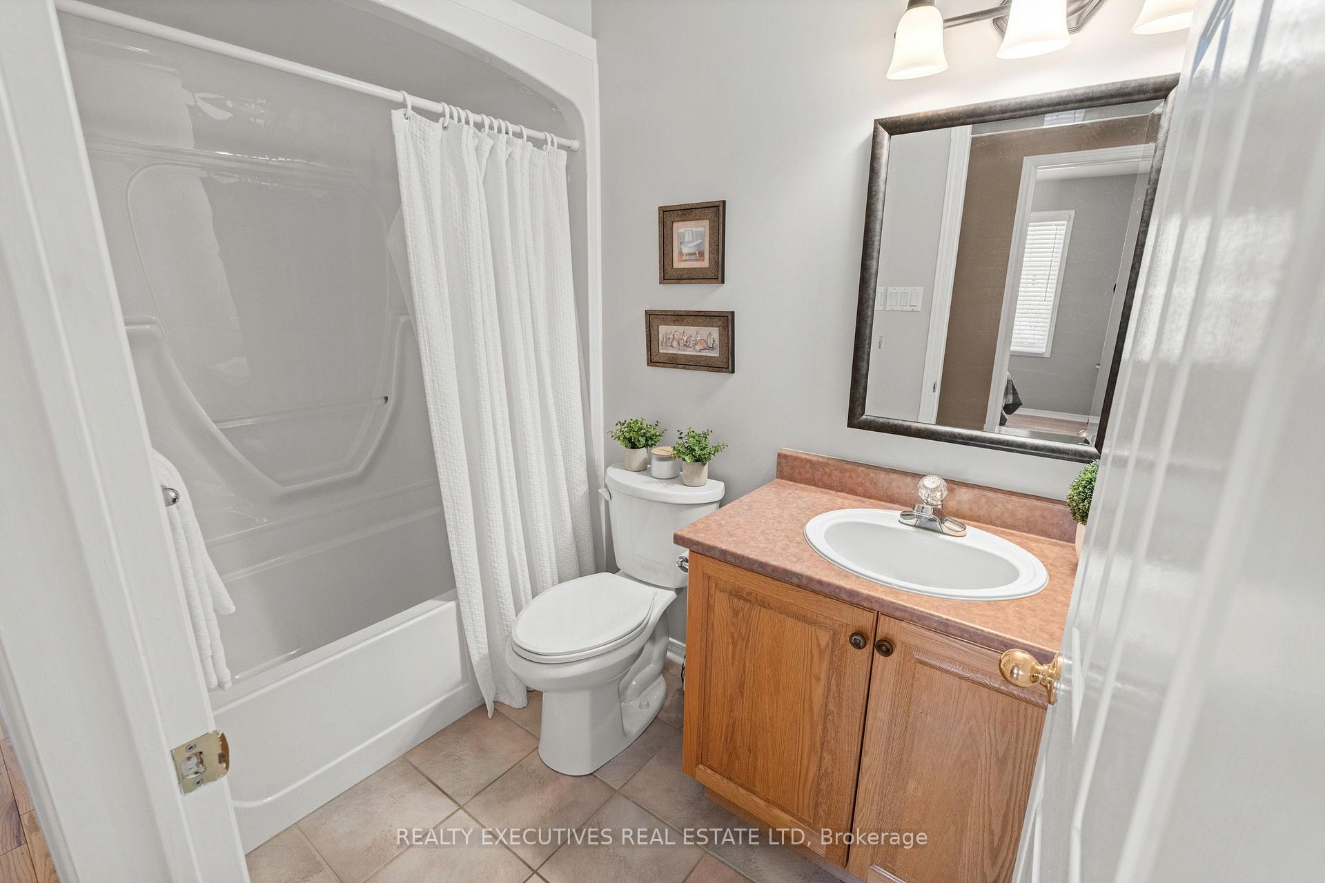 Photo 19 of 434 Queen Street, North Dundas, Winchester — HOMEH