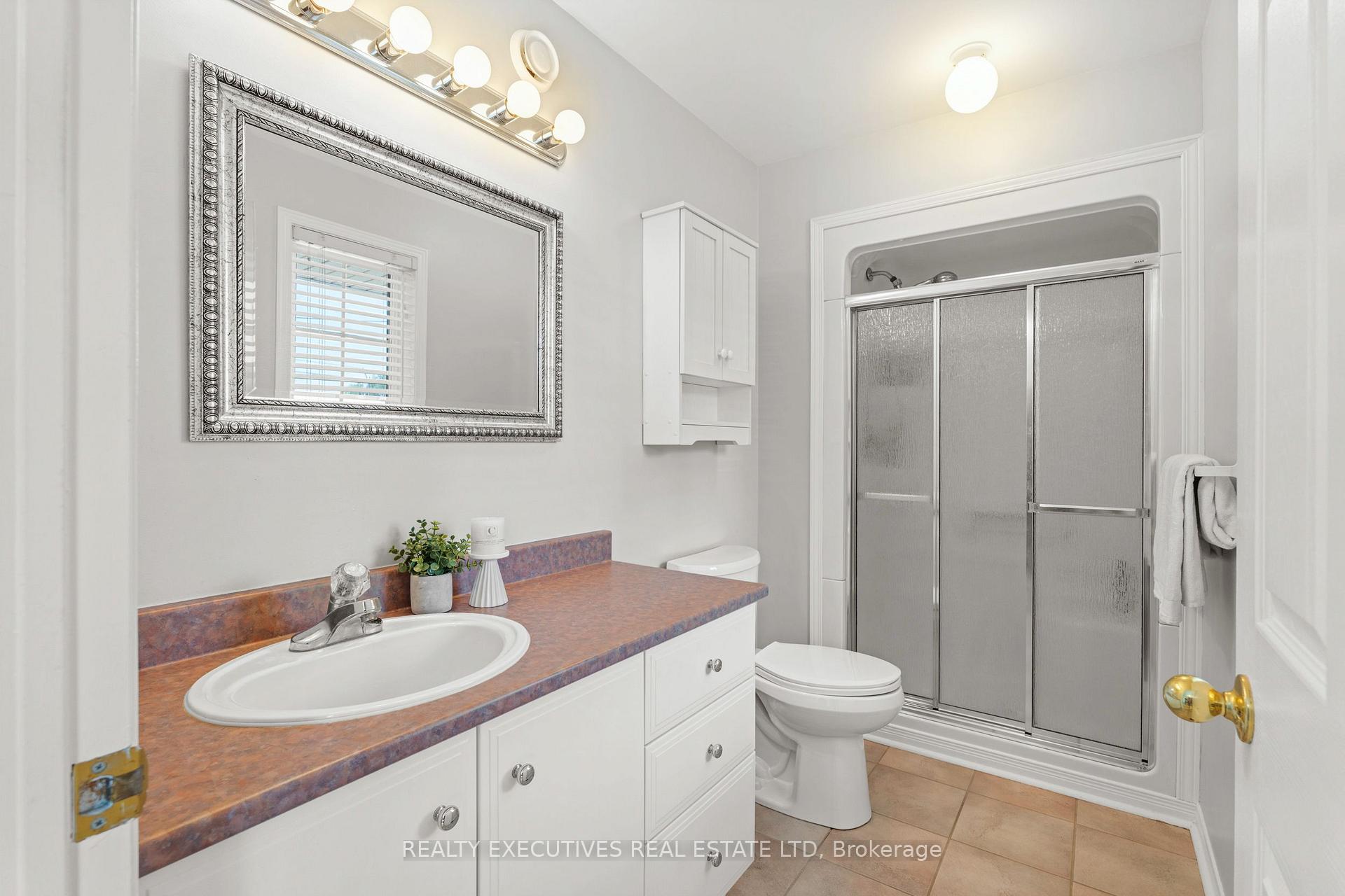 Photo 23 of 434 Queen Street, North Dundas, Winchester — HOMEH