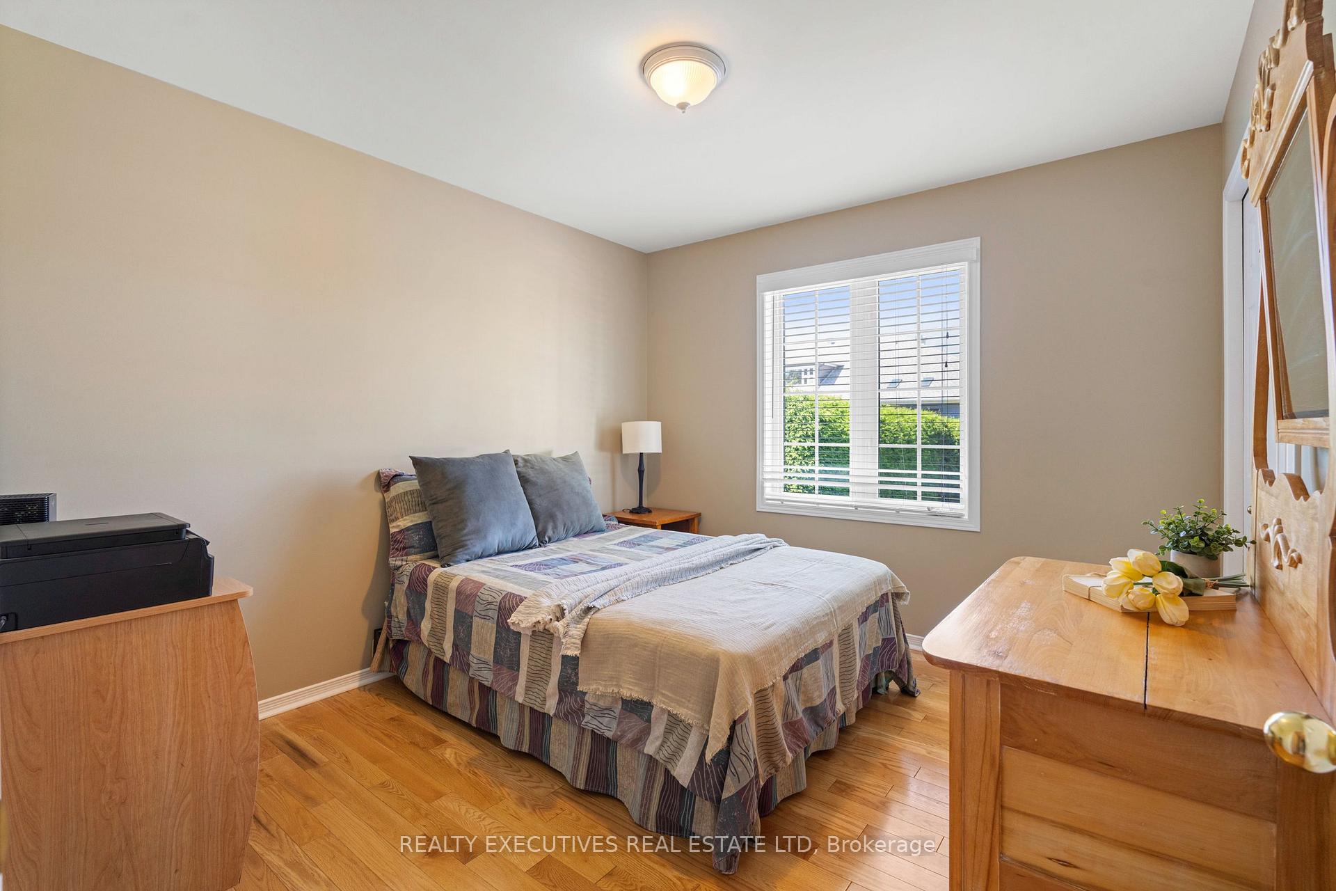 Photo 24 of 434 Queen Street, North Dundas, Winchester — HOMEH