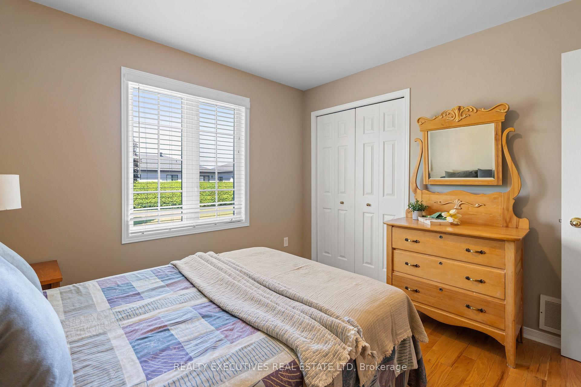 Photo 25 of 434 Queen Street, North Dundas, Winchester — HOMEH