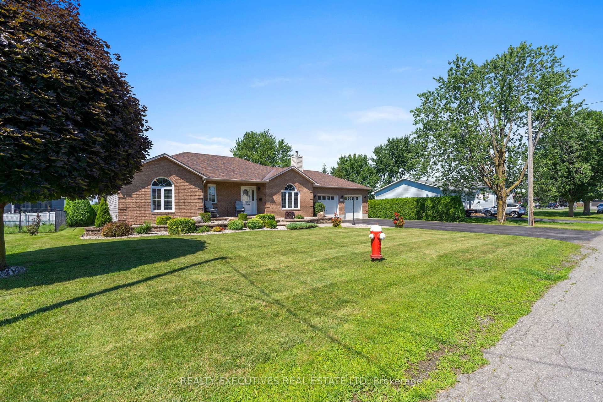 Photo 36 of 434 Queen Street, North Dundas, Winchester — HOMEH