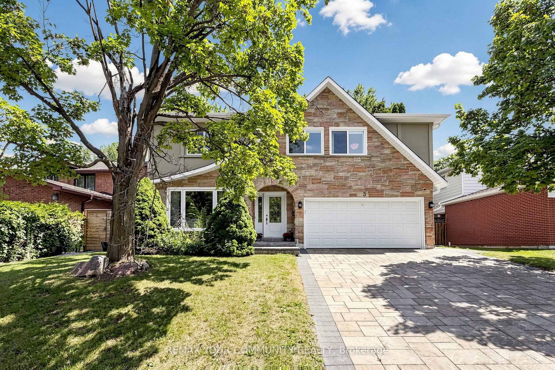 Photo 10 of 3 Cobblestone Drive, North York, Don Valley Village — HOMEH