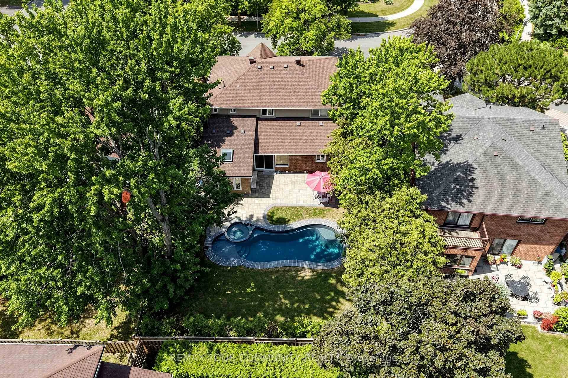 Photo 5 of 3 Cobblestone Drive, North York, Don Valley Village — HOMEH