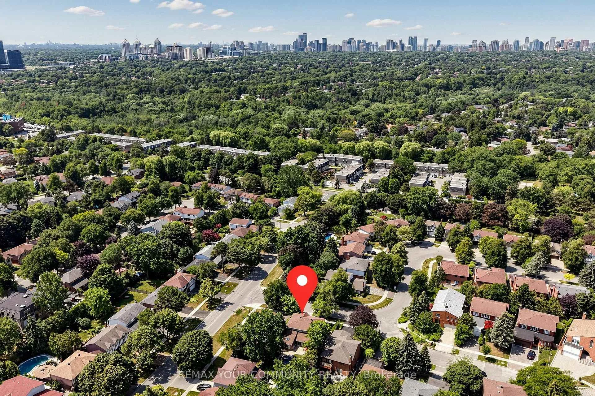 Photo 7 of 3 Cobblestone Drive, North York, Don Valley Village — HOMEH