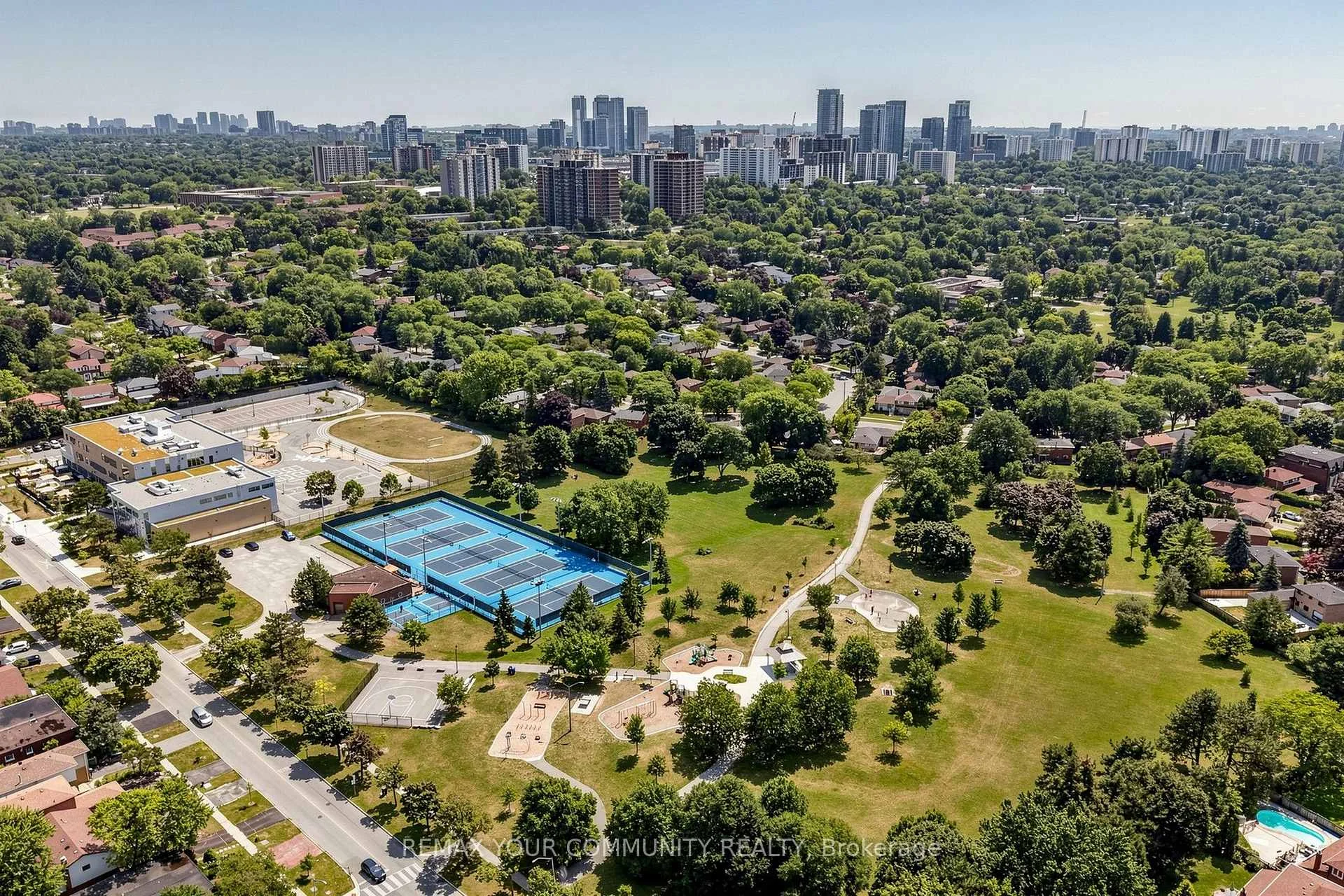Photo 9 of 3 Cobblestone Drive, North York, Don Valley Village — HOMEH