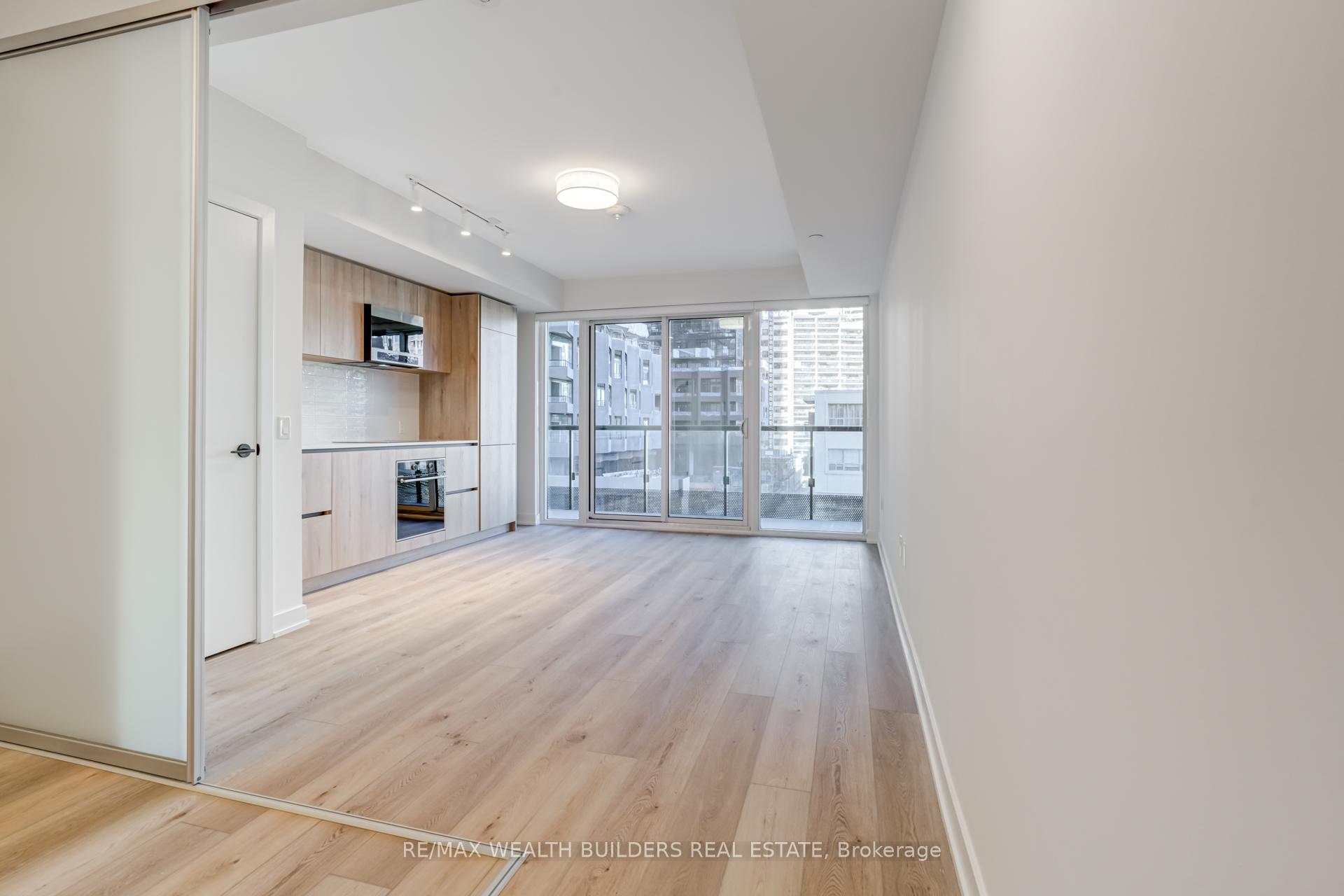 Photo 1 of Unit 310, 117 Broadway Avenue, Toronto, Mount Pleasant West — HOMEH