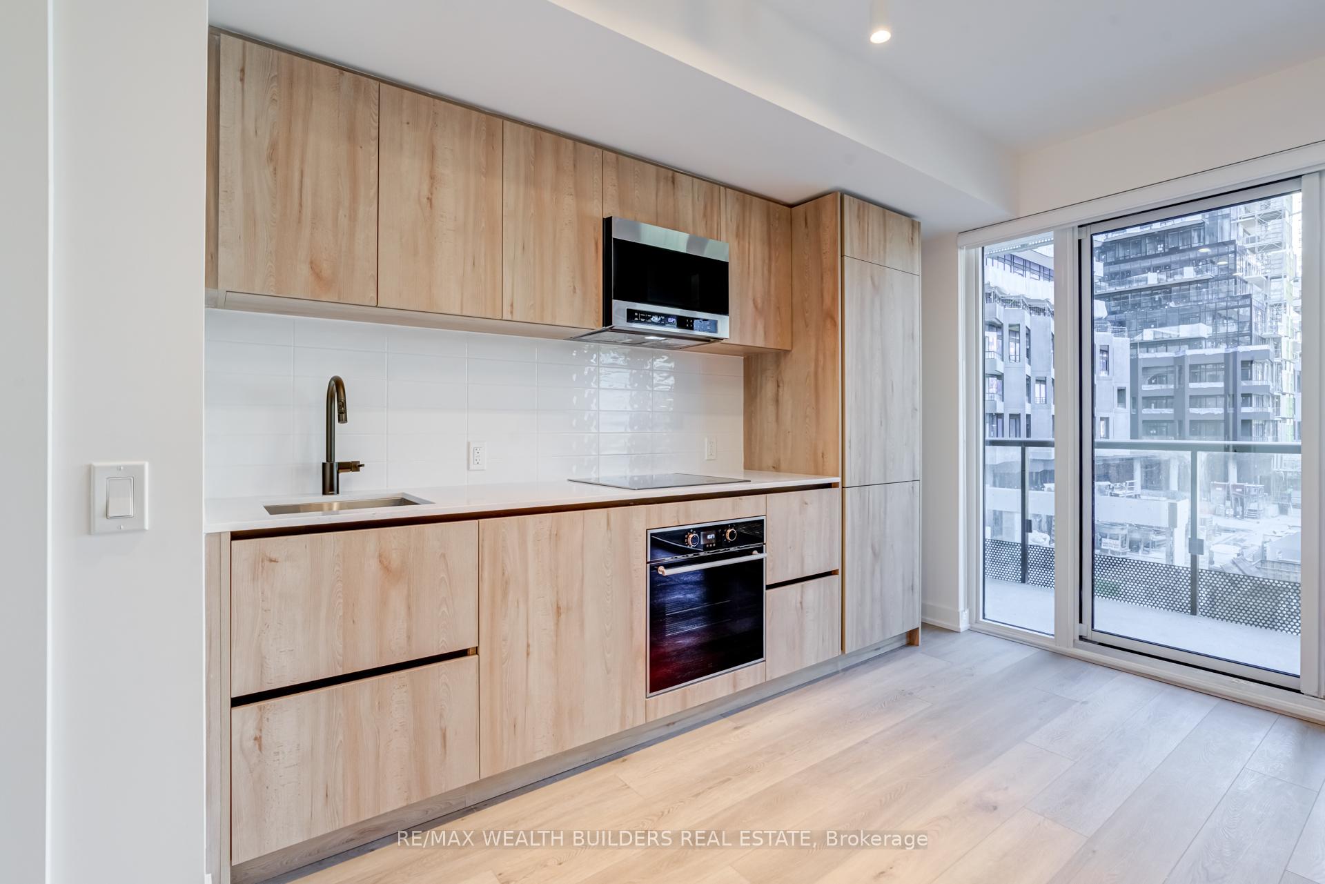 Photo 2 of Unit 310, 117 Broadway Avenue, Toronto, Mount Pleasant West — HOMEH