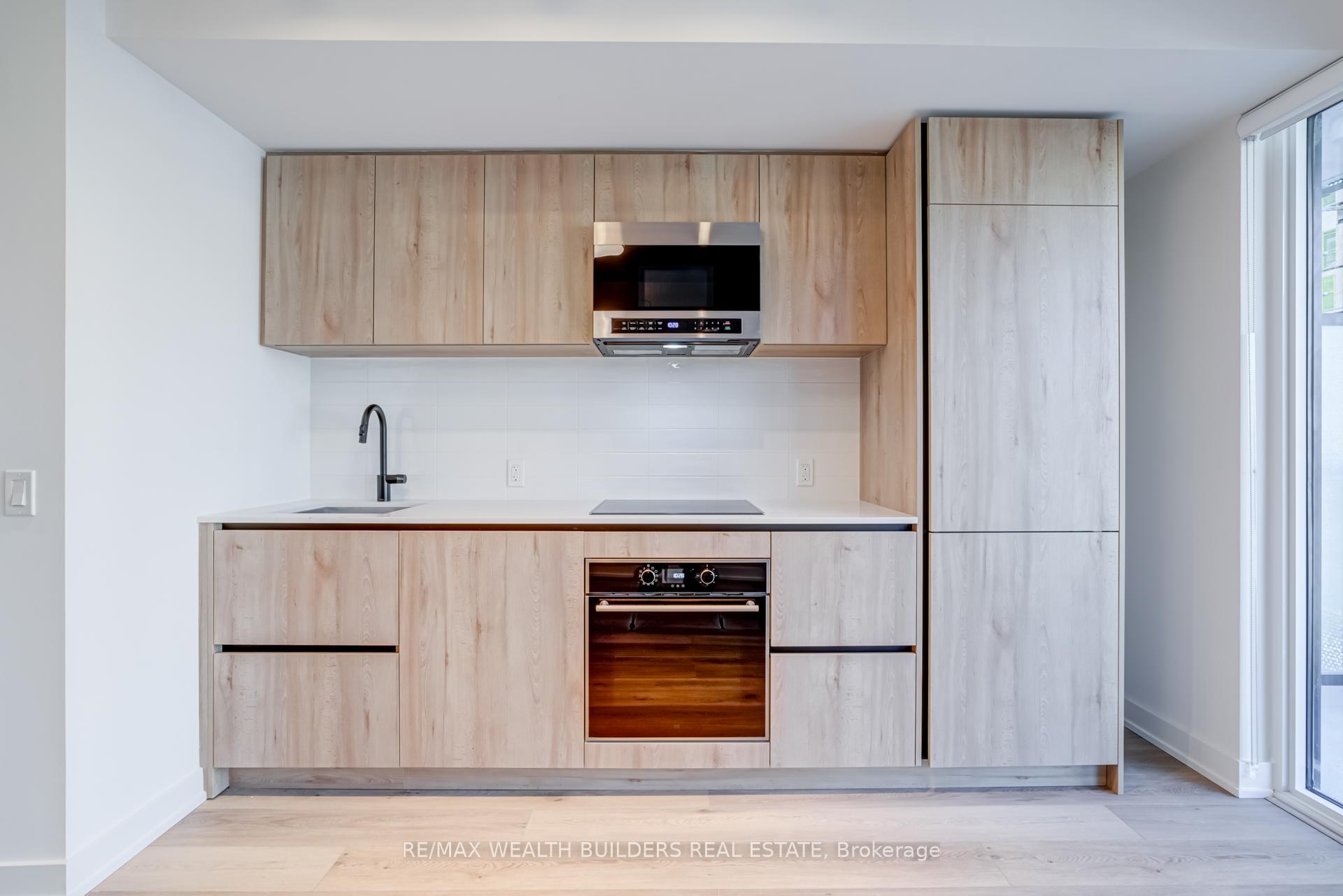 Photo 3 of Unit 310, 117 Broadway Avenue, Toronto, Mount Pleasant West — HOMEH