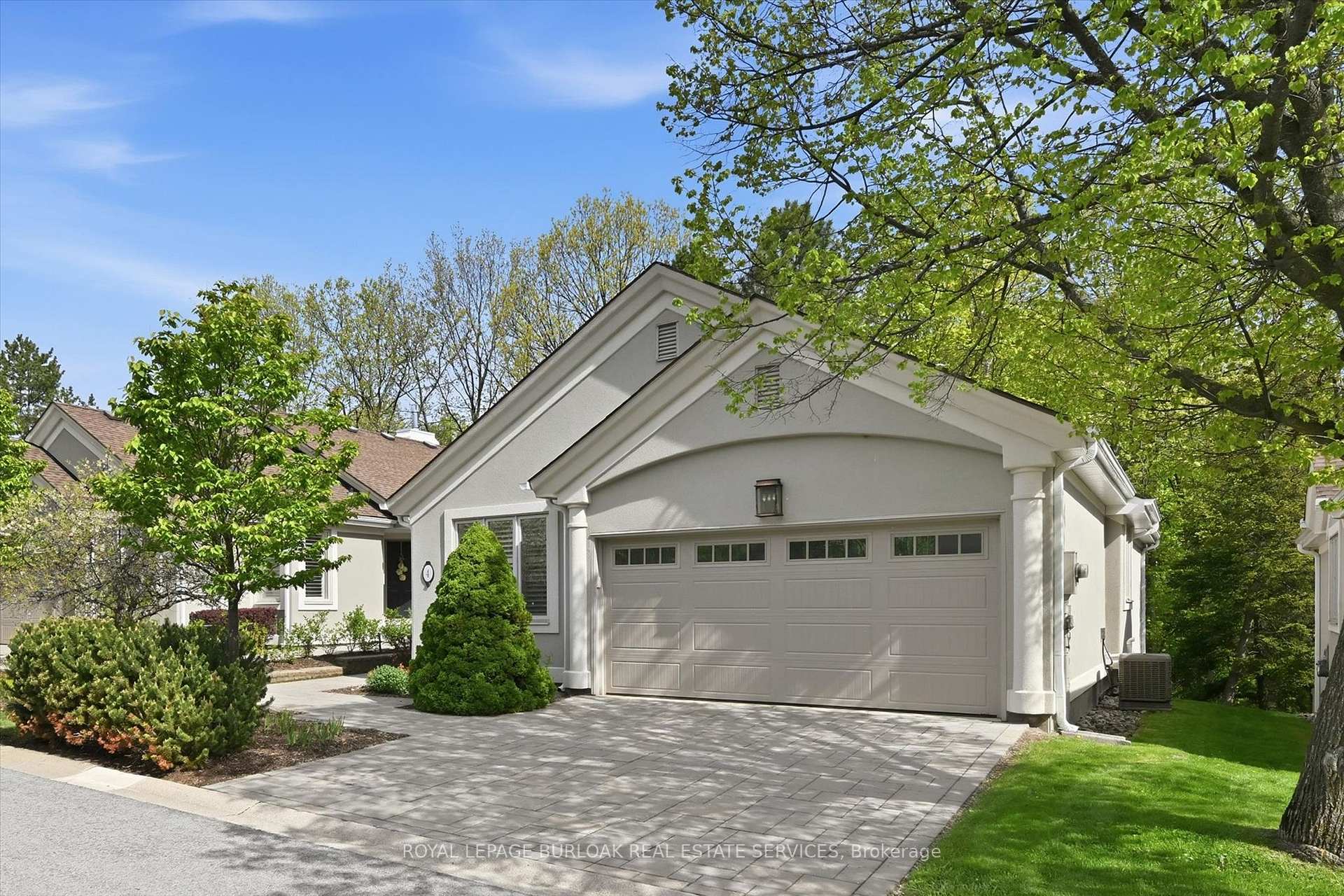 Photo 3 of Unit 4, 1095 Skyview Drive, Burlington, Tyandaga — HOMEH