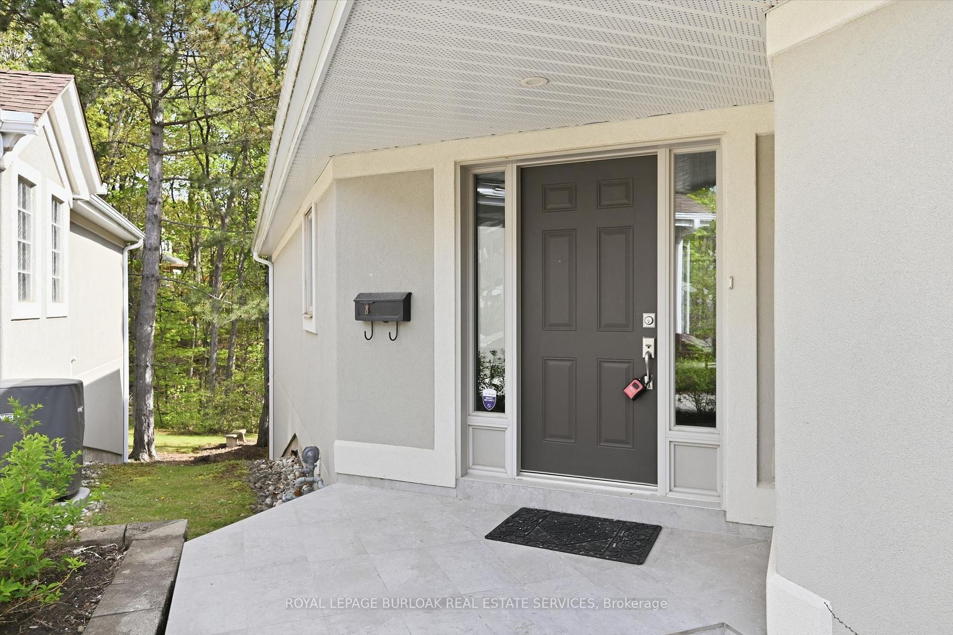 Photo 4 of Unit 4, 1095 Skyview Drive, Burlington, Tyandaga — HOMEH