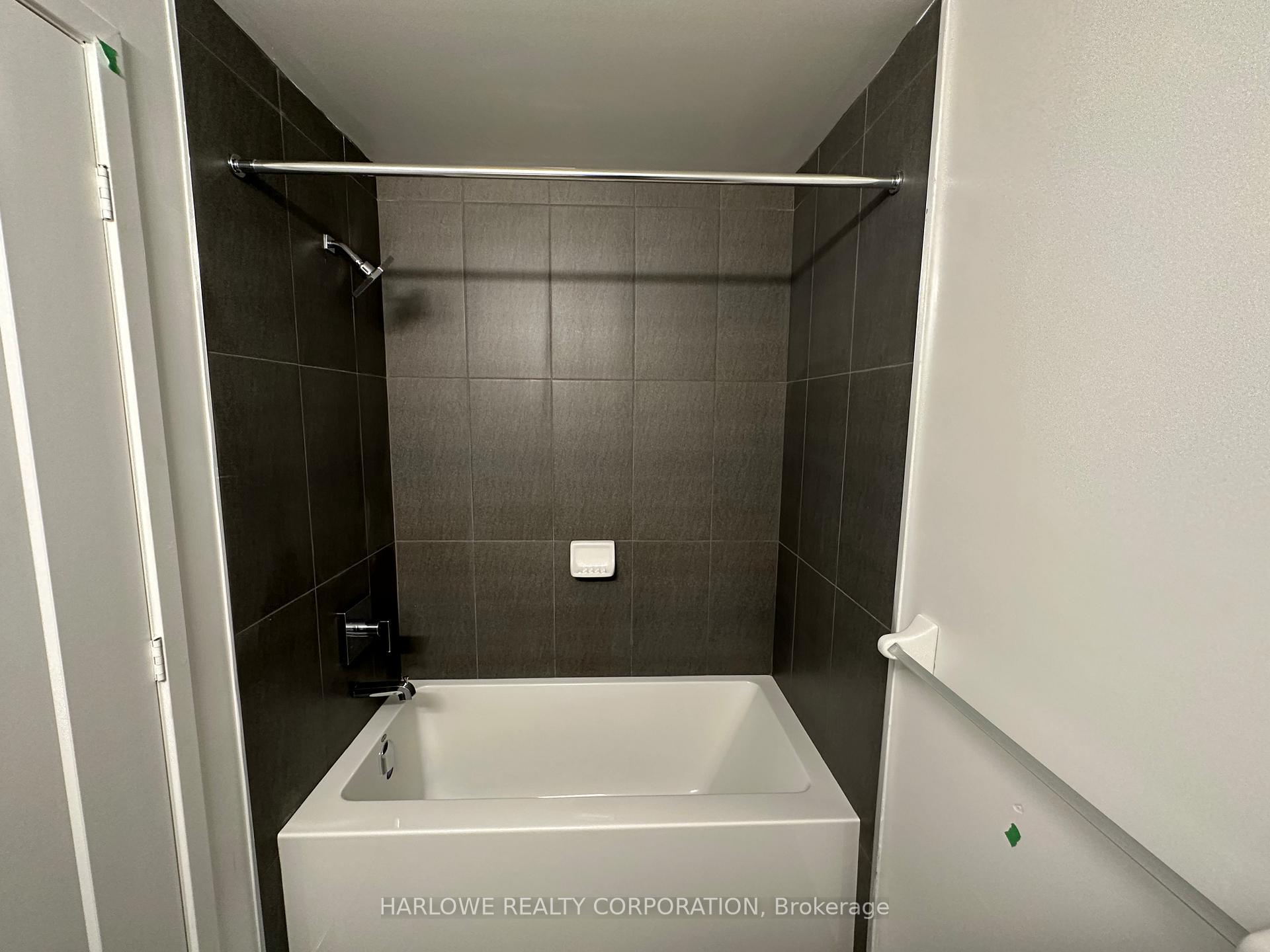 Photo 8 of Unit 1435 E, 70 Princess Street E, Toronto, Waterfront Communities — HOMEH