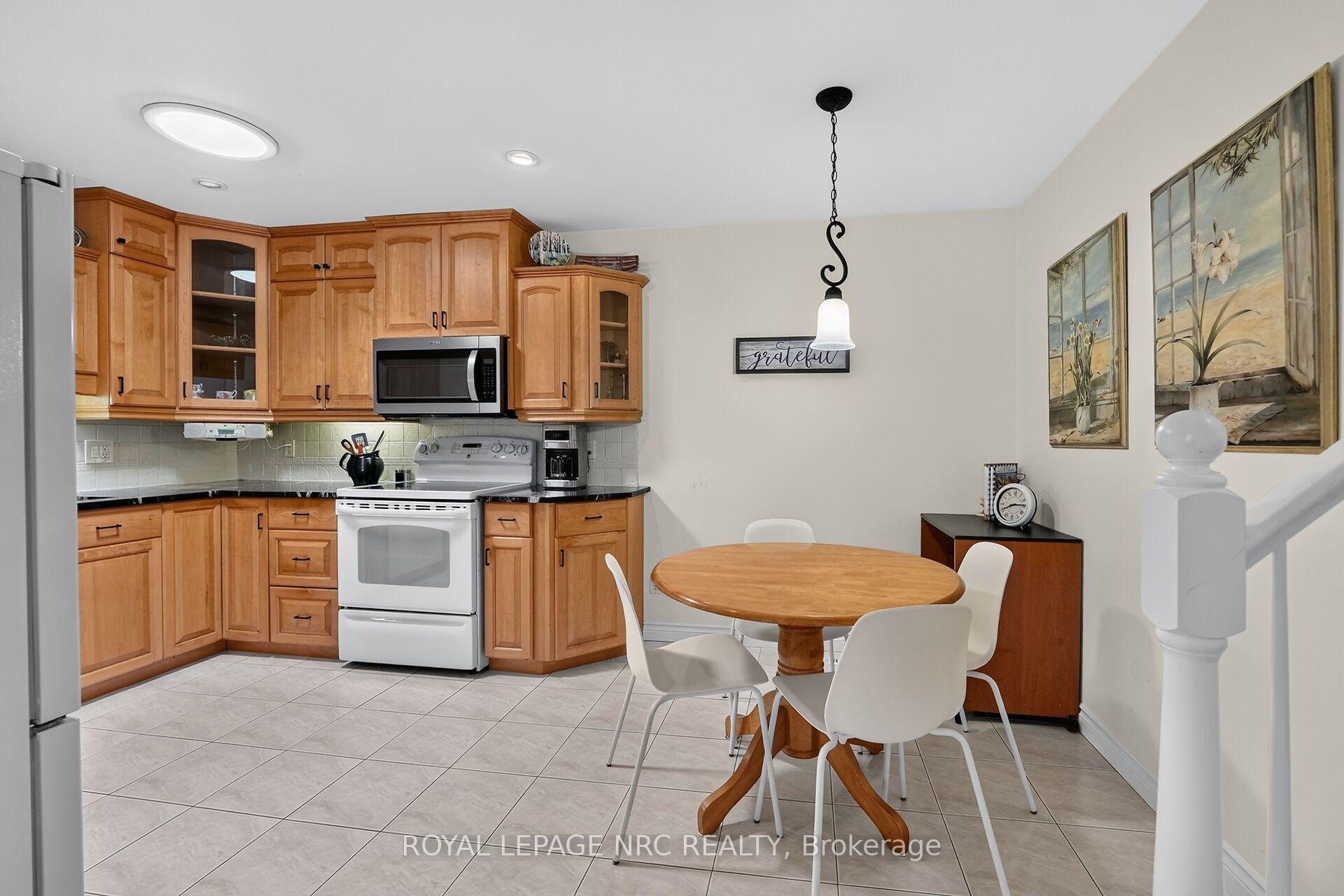 Photo 14 of 123 A&B First Street, St. Catharines, Grapeview — HOMEH