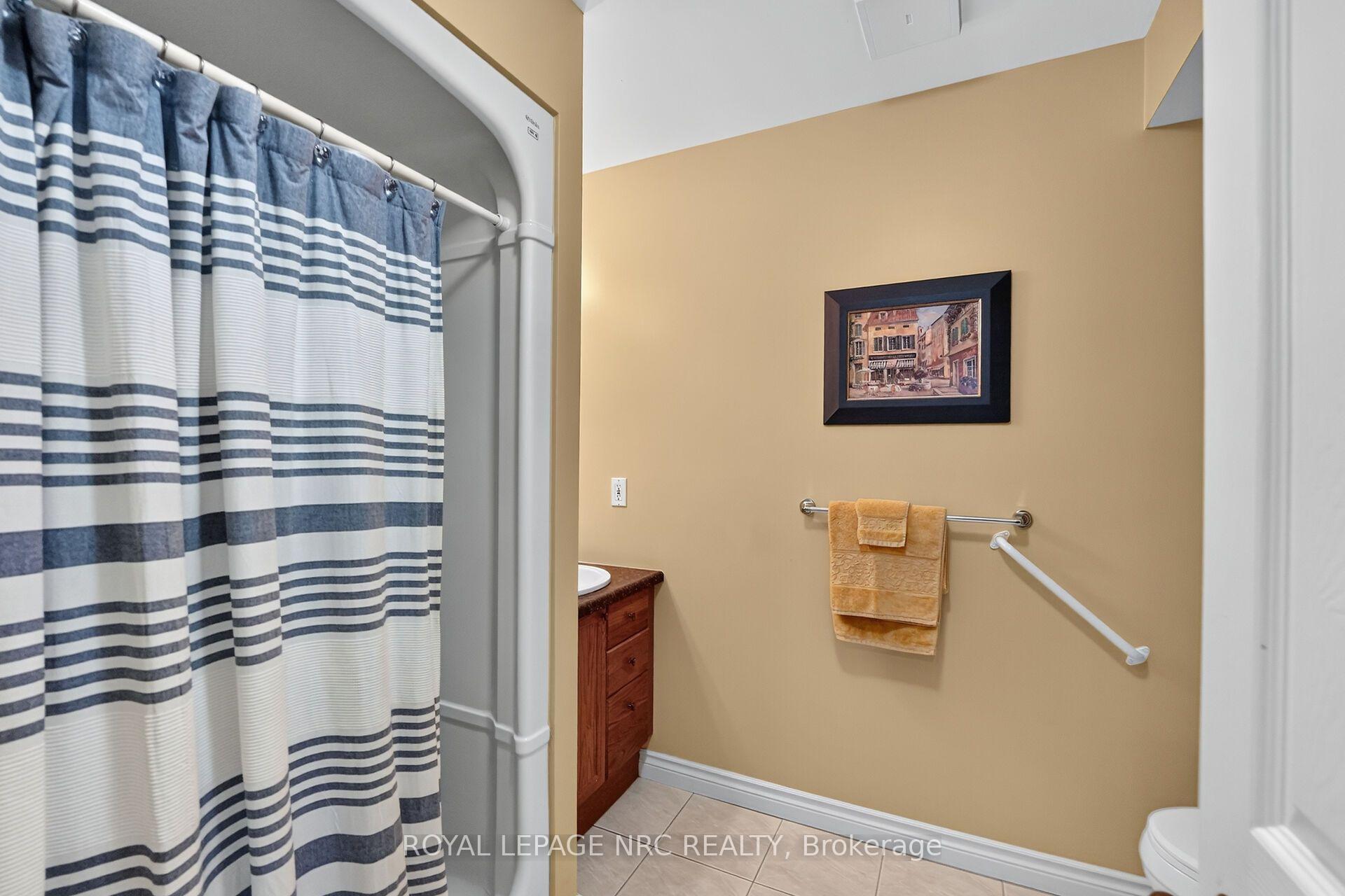 Photo 25 of 123 A&B First Street, St. Catharines, Grapeview — HOMEH