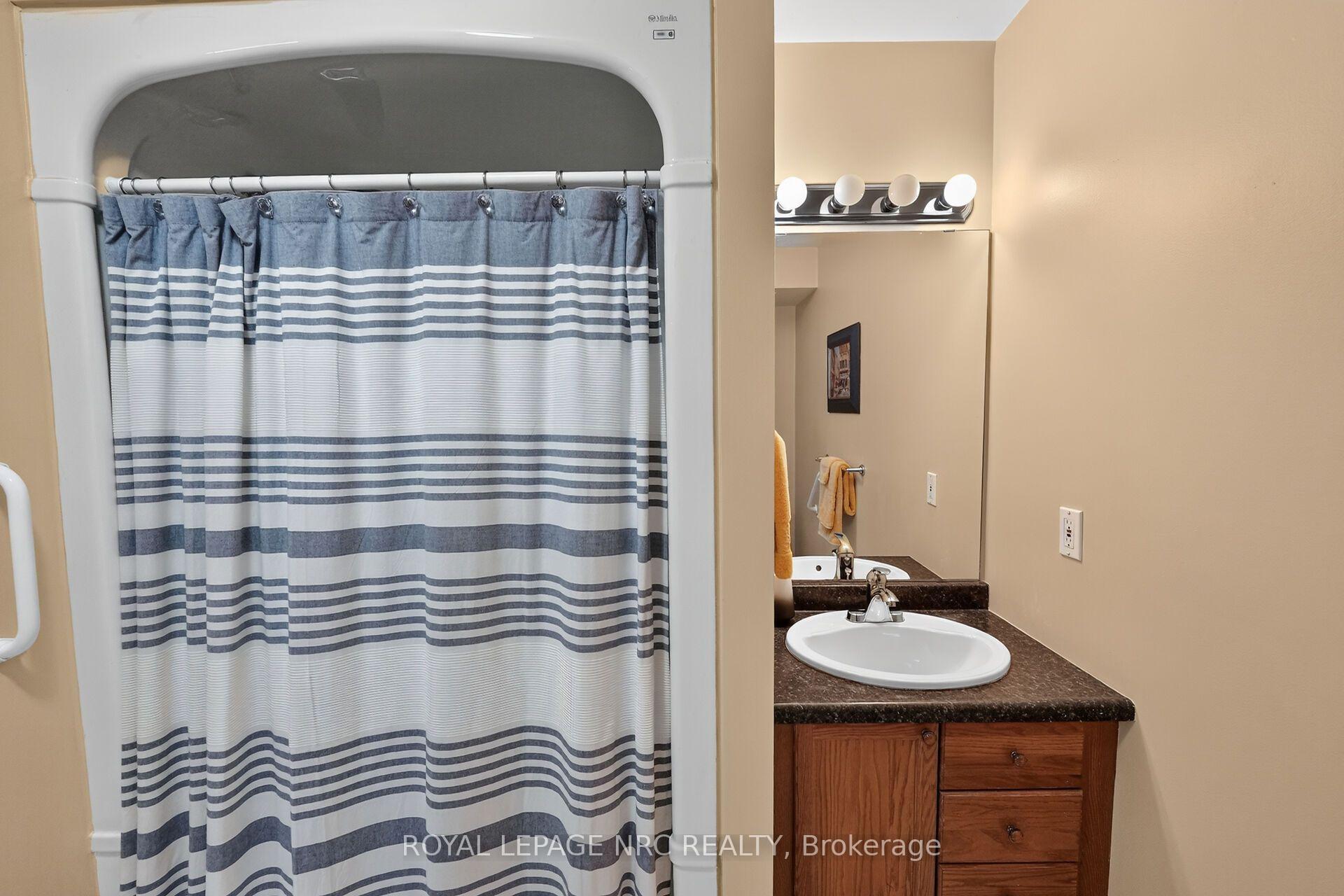 Photo 26 of 123 A&B First Street, St. Catharines, Grapeview — HOMEH