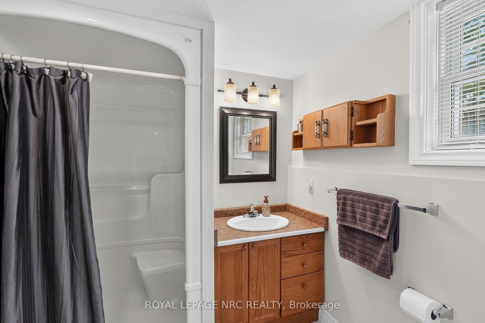 Photo 53 of 123 A&B First Street, St. Catharines, Grapeview — HOMEH