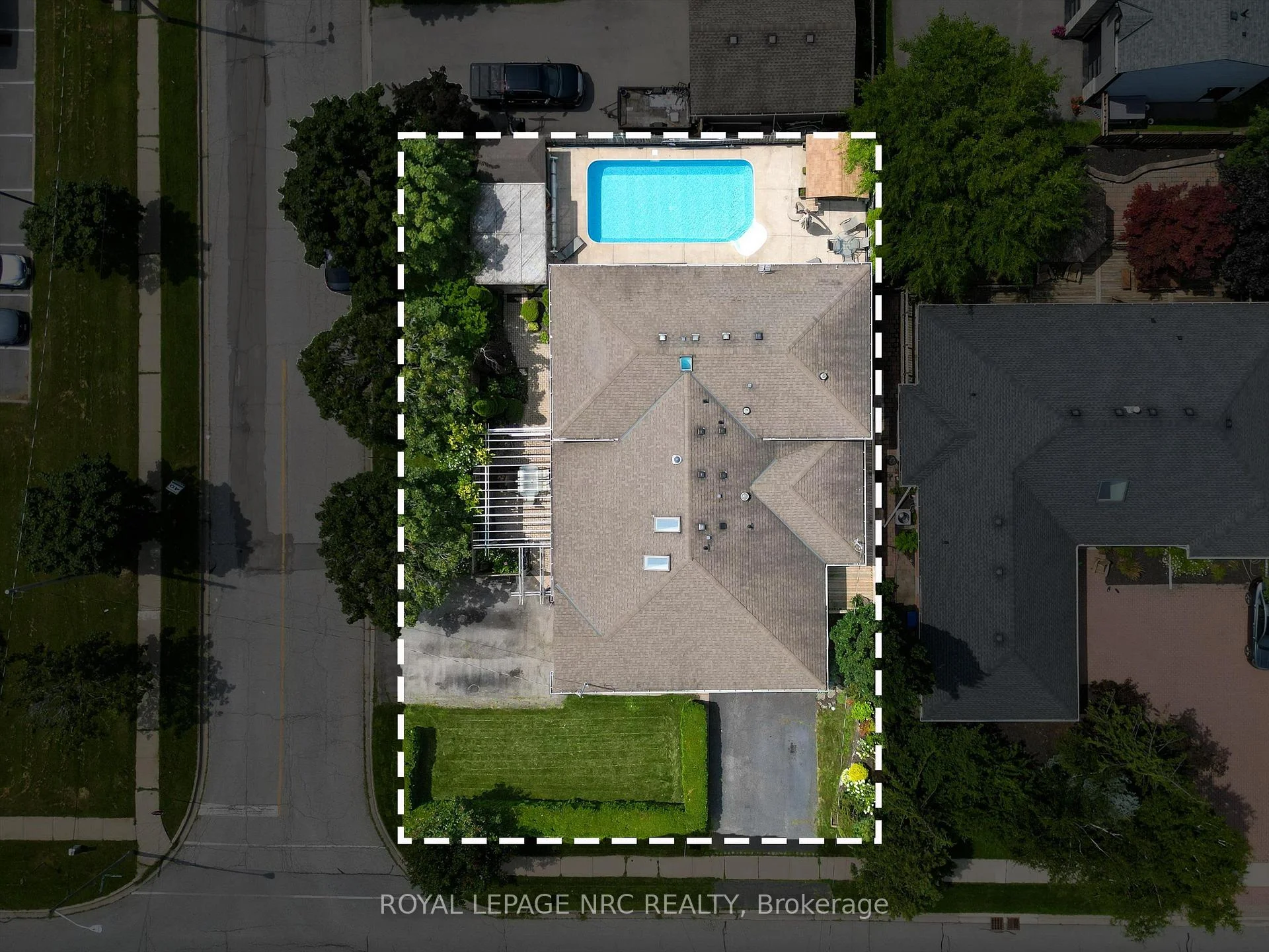 Photo 56 of 123 A&B First Street, St. Catharines, Grapeview — HOMEH