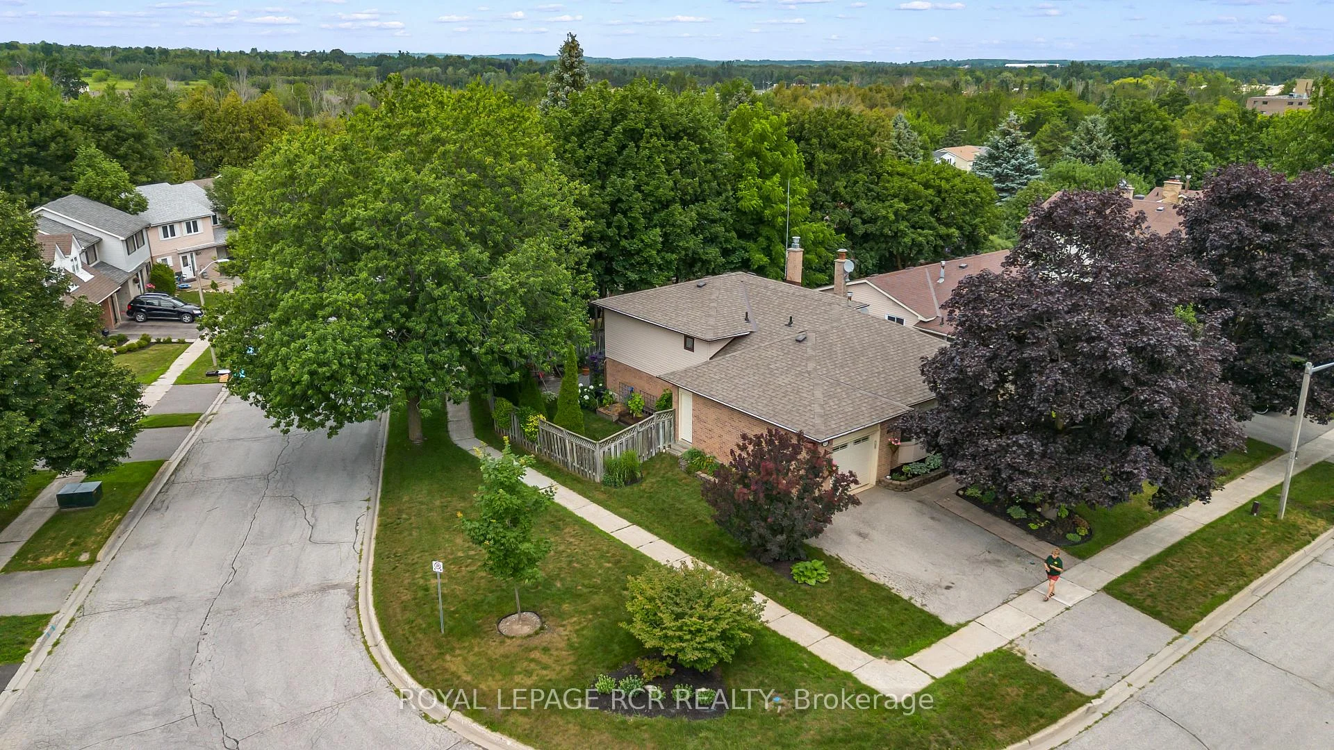 Photo 3 of 83 Goldgate Crescent, Orangeville — HOMEH