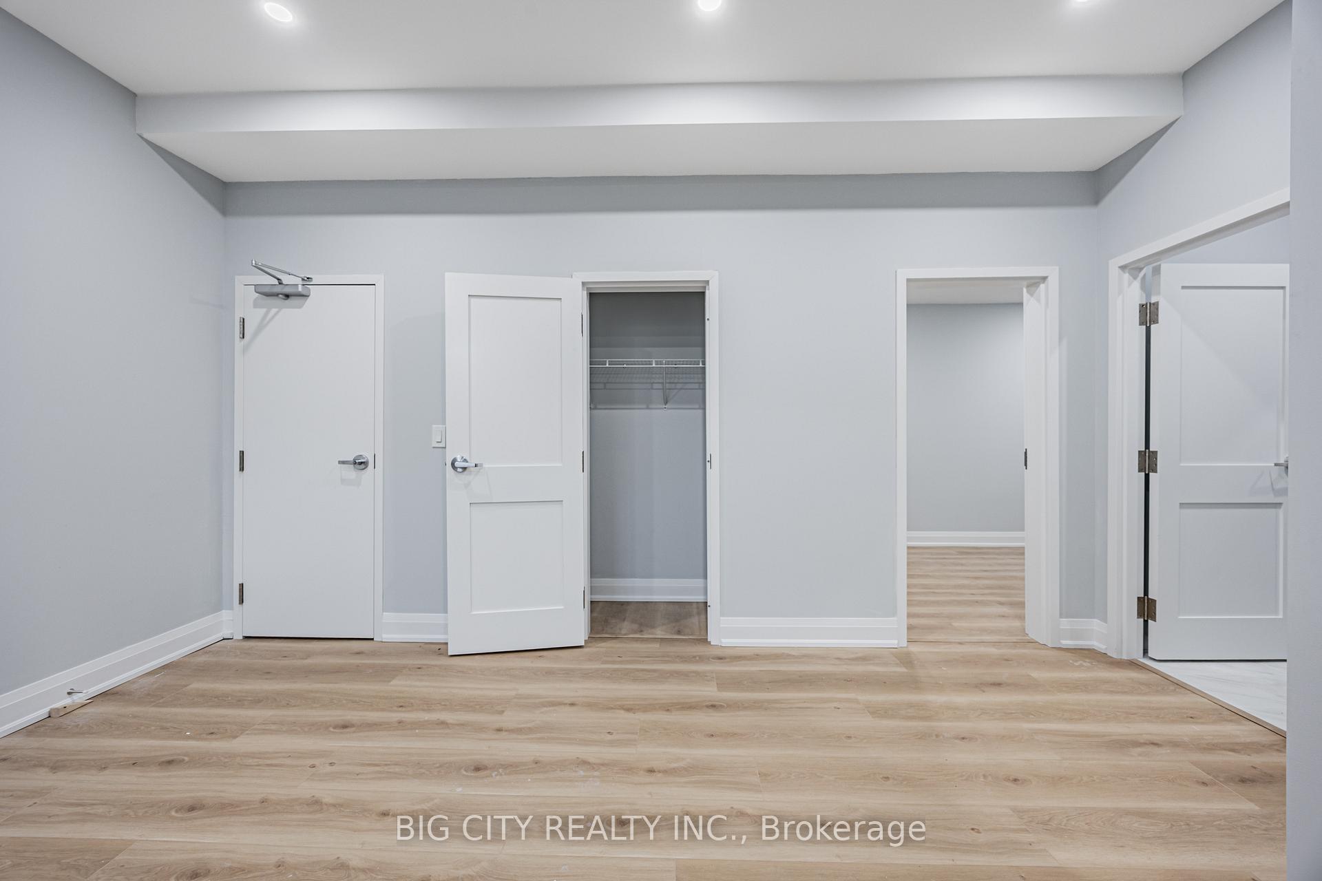 Photo 3 of Unit Unit B, 39 Aragon Avenue, Scarborough, Tam O'Shanter-Sullivan — HOMEH
