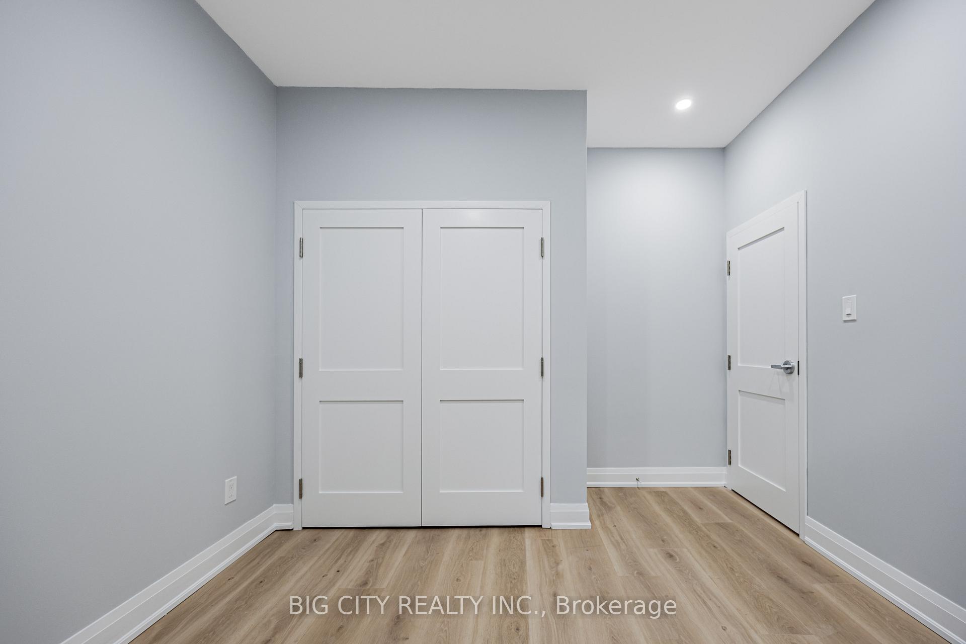 Photo 6 of Unit Unit B, 39 Aragon Avenue, Scarborough, Tam O'Shanter-Sullivan — HOMEH