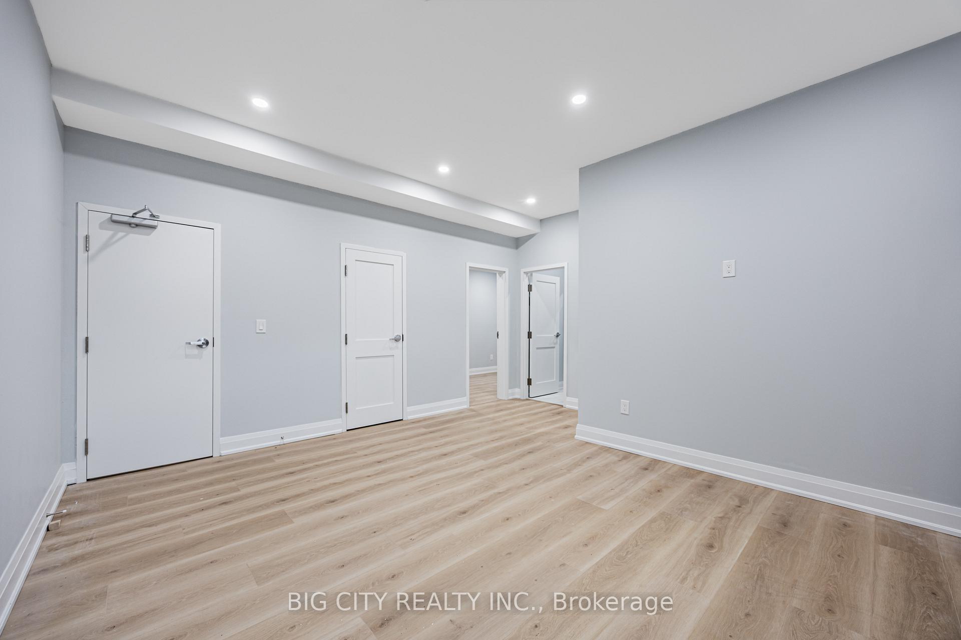 Photo 10 of Unit Unit B, 39 Aragon Avenue, Scarborough, Tam O'Shanter-Sullivan — HOMEH