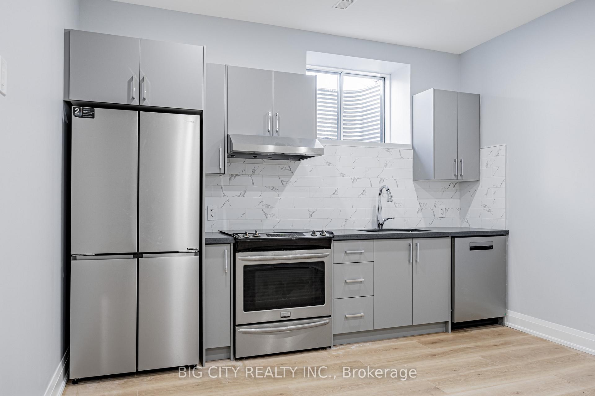 Photo 11 of Unit Unit B, 39 Aragon Avenue, Scarborough, Tam O'Shanter-Sullivan — HOMEH