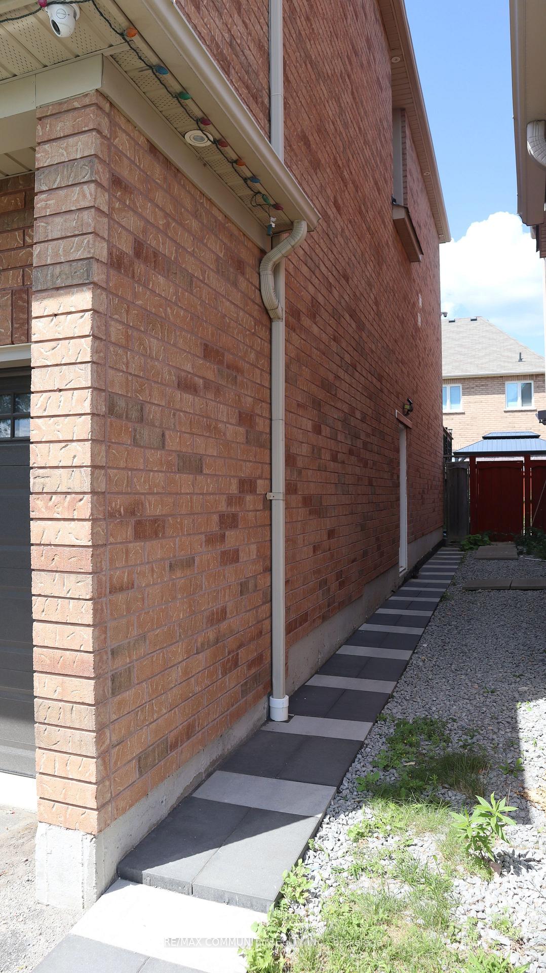Photo 2 of Unit Basement, 4 Elliottglen Drive, Ajax, Northeast Ajax — HOMEH