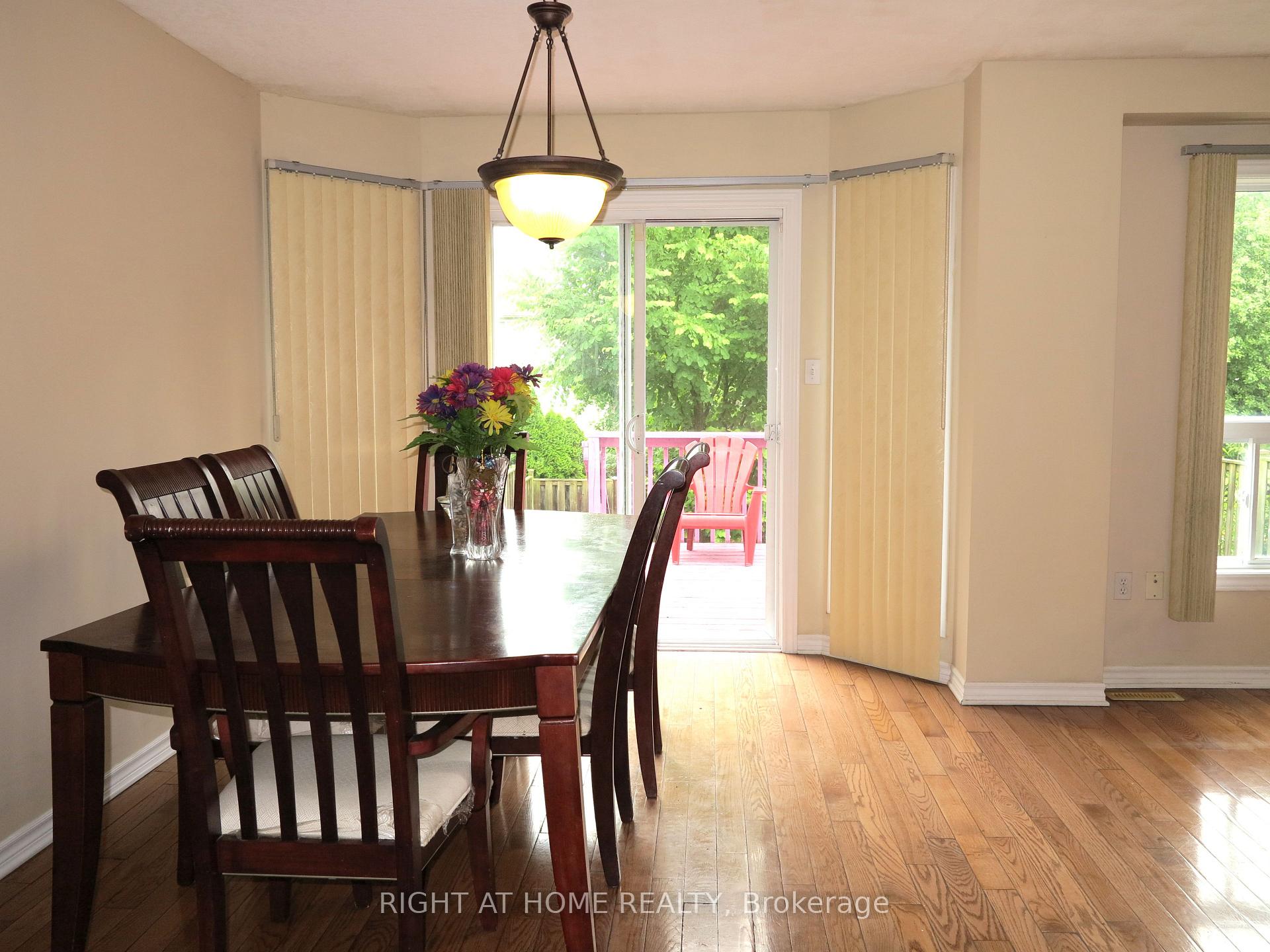 Photo 8 of 692 Oakcrossing Road, London, North M — HOMEH