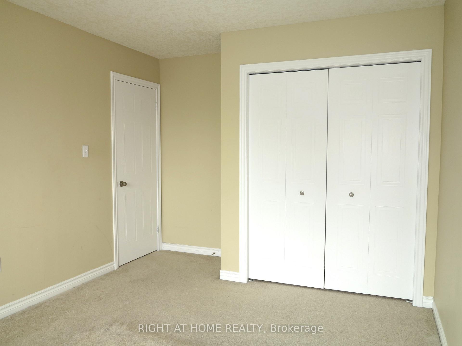 Photo 16 of 692 Oakcrossing Road, London, North M — HOMEH