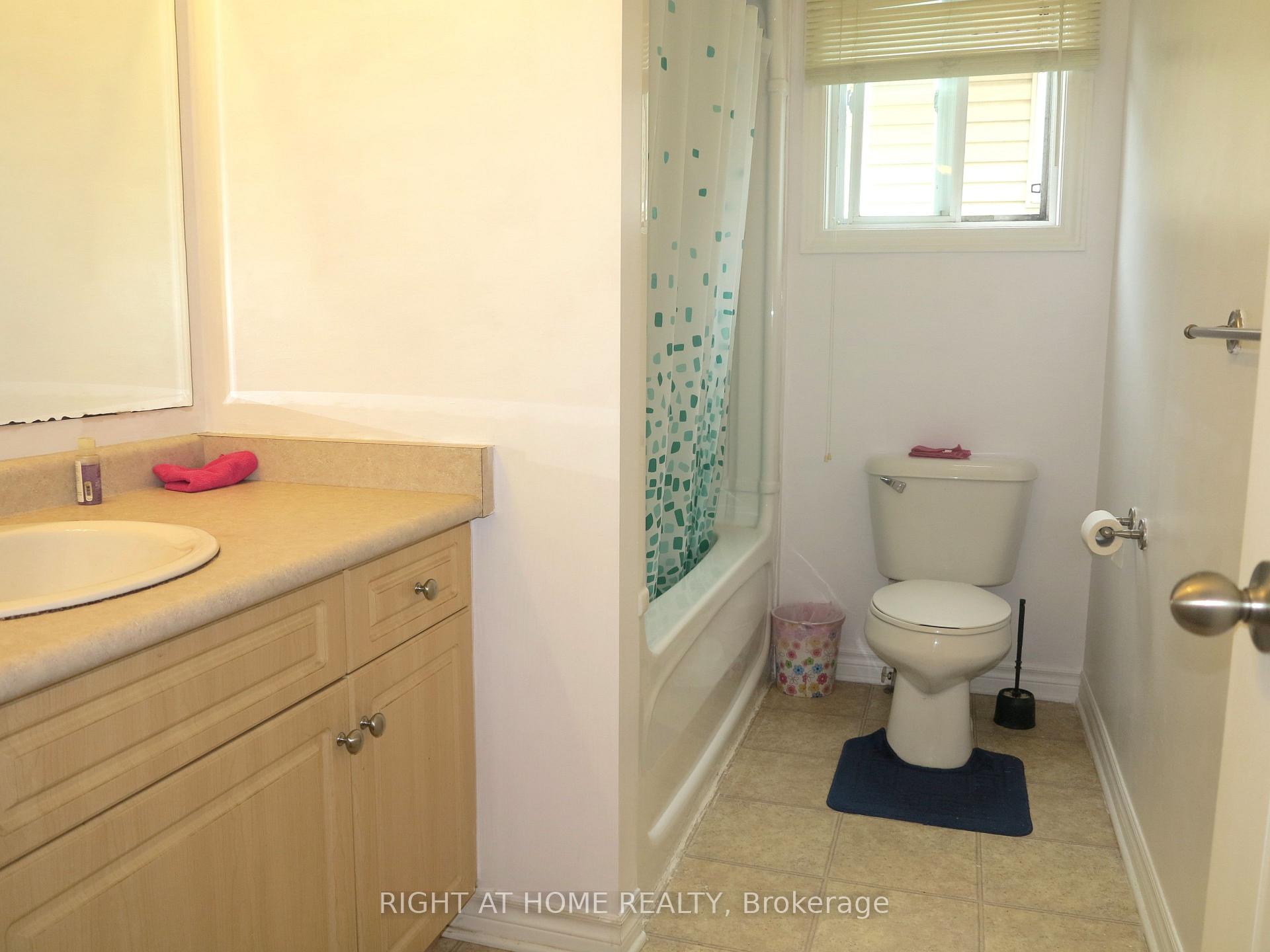 Photo 17 of 692 Oakcrossing Road, London, North M — HOMEH
