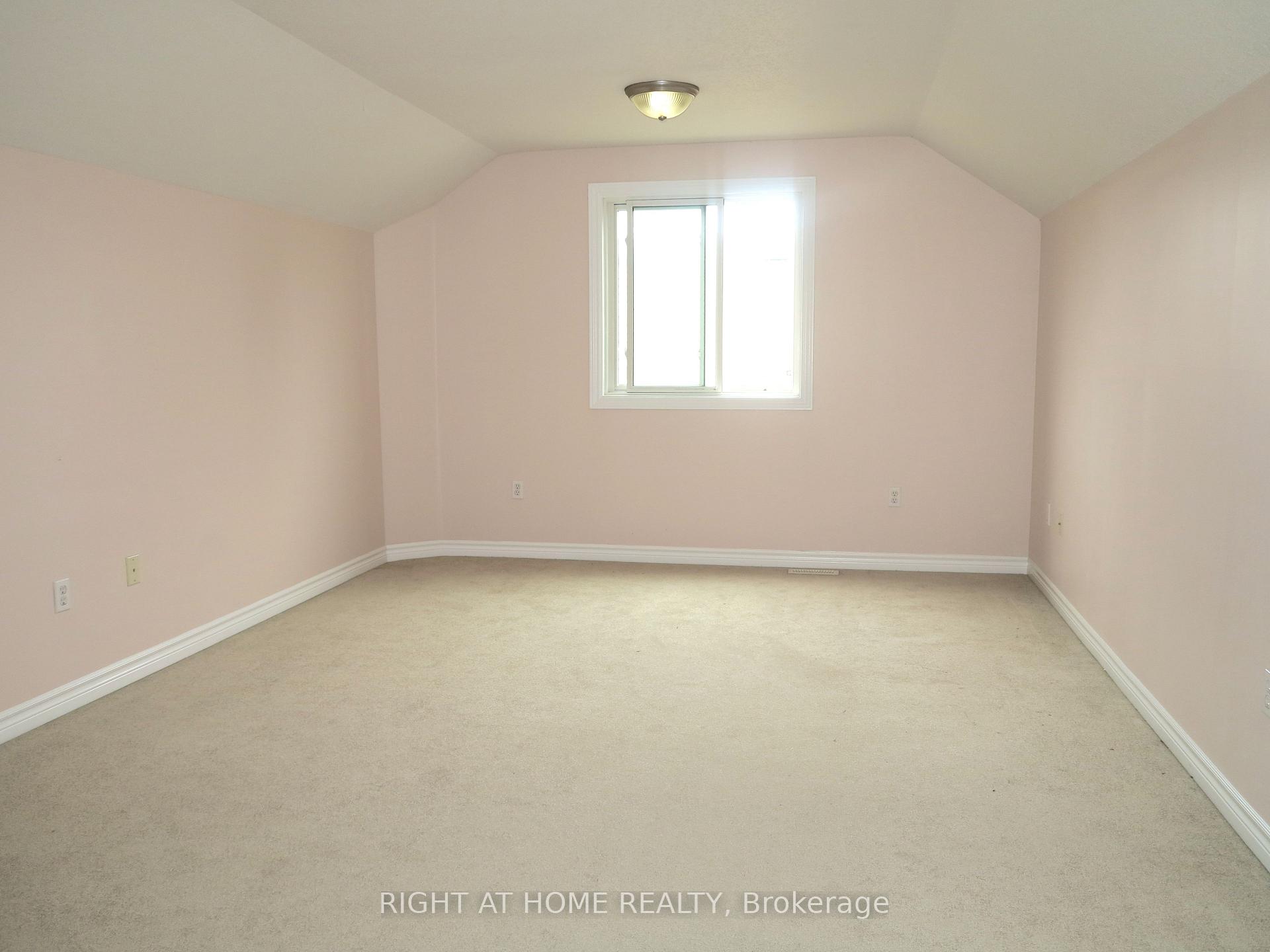 Photo 18 of 692 Oakcrossing Road, London, North M — HOMEH
