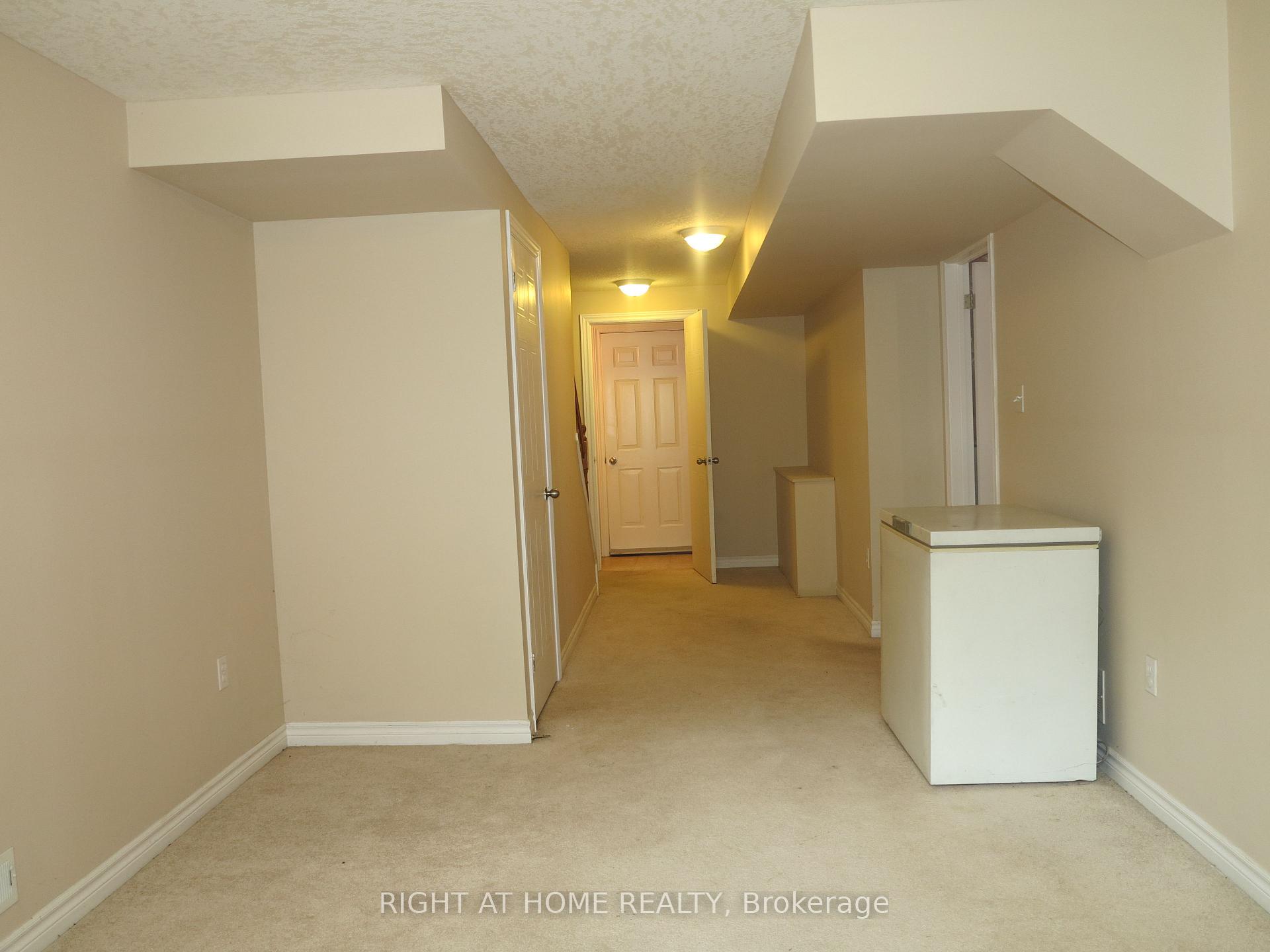 Photo 22 of 692 Oakcrossing Road, London, North M — HOMEH