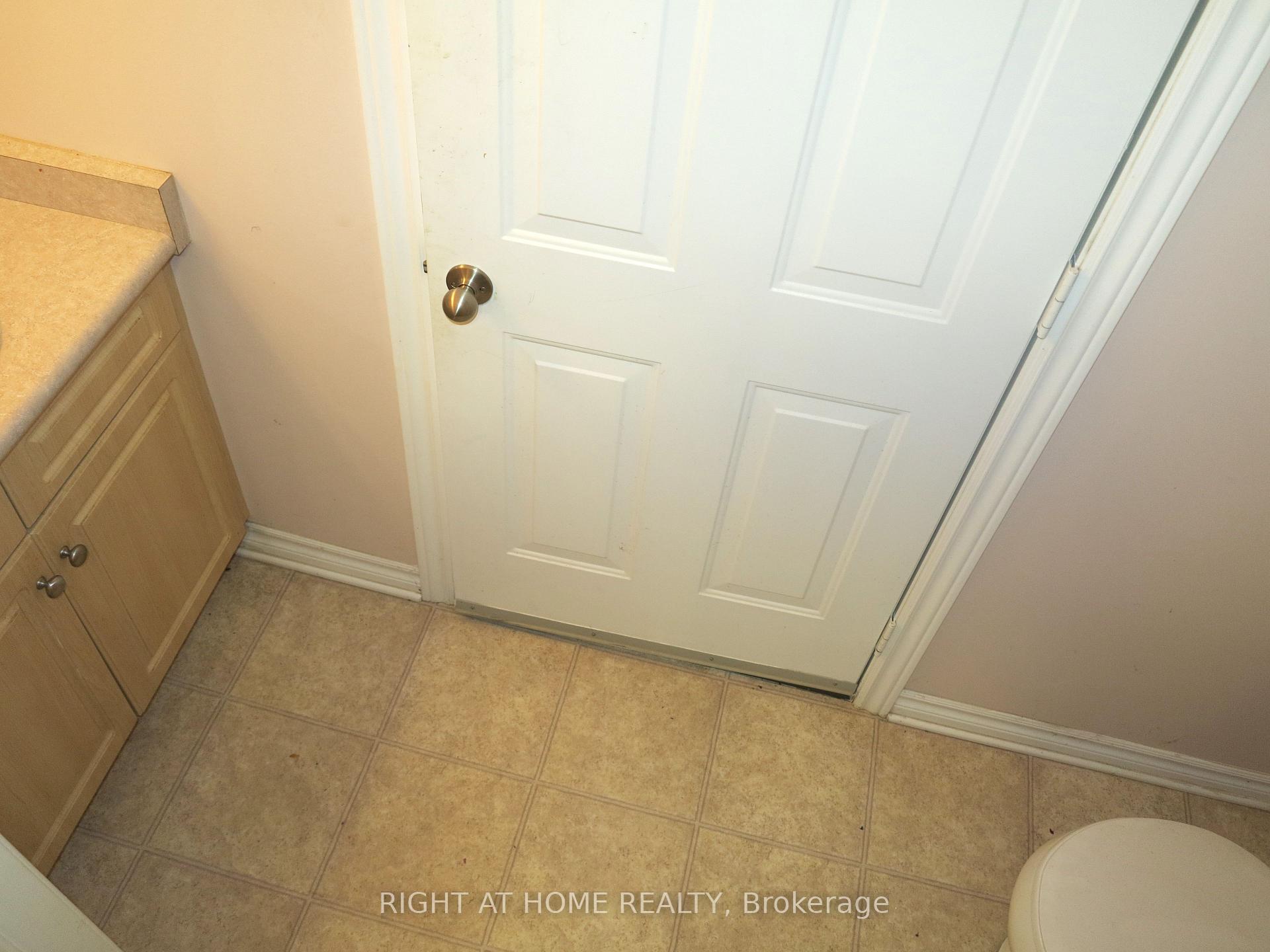 Photo 24 of 692 Oakcrossing Road, London, North M — HOMEH
