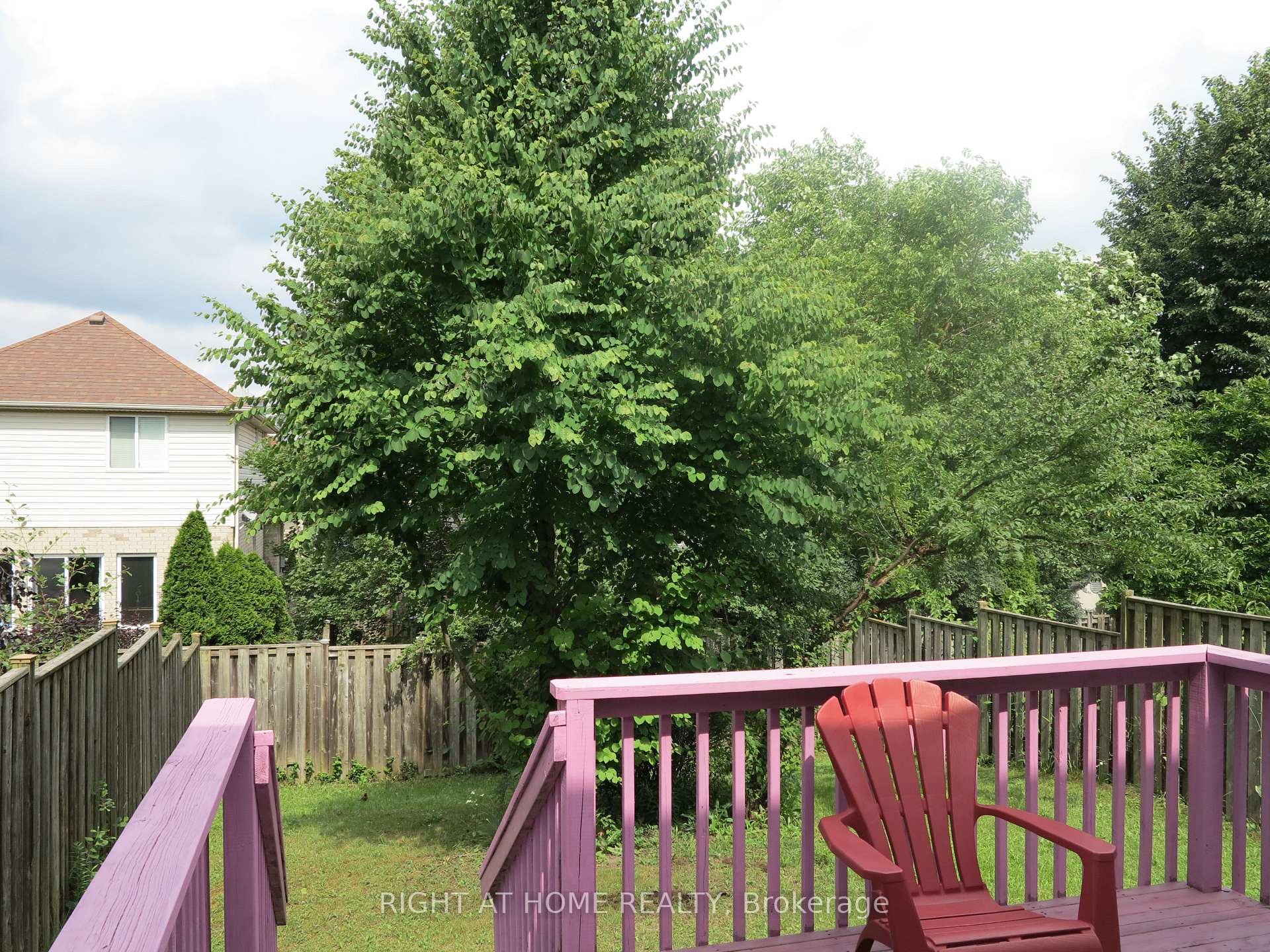 Photo 27 of 692 Oakcrossing Road, London, North M — HOMEH