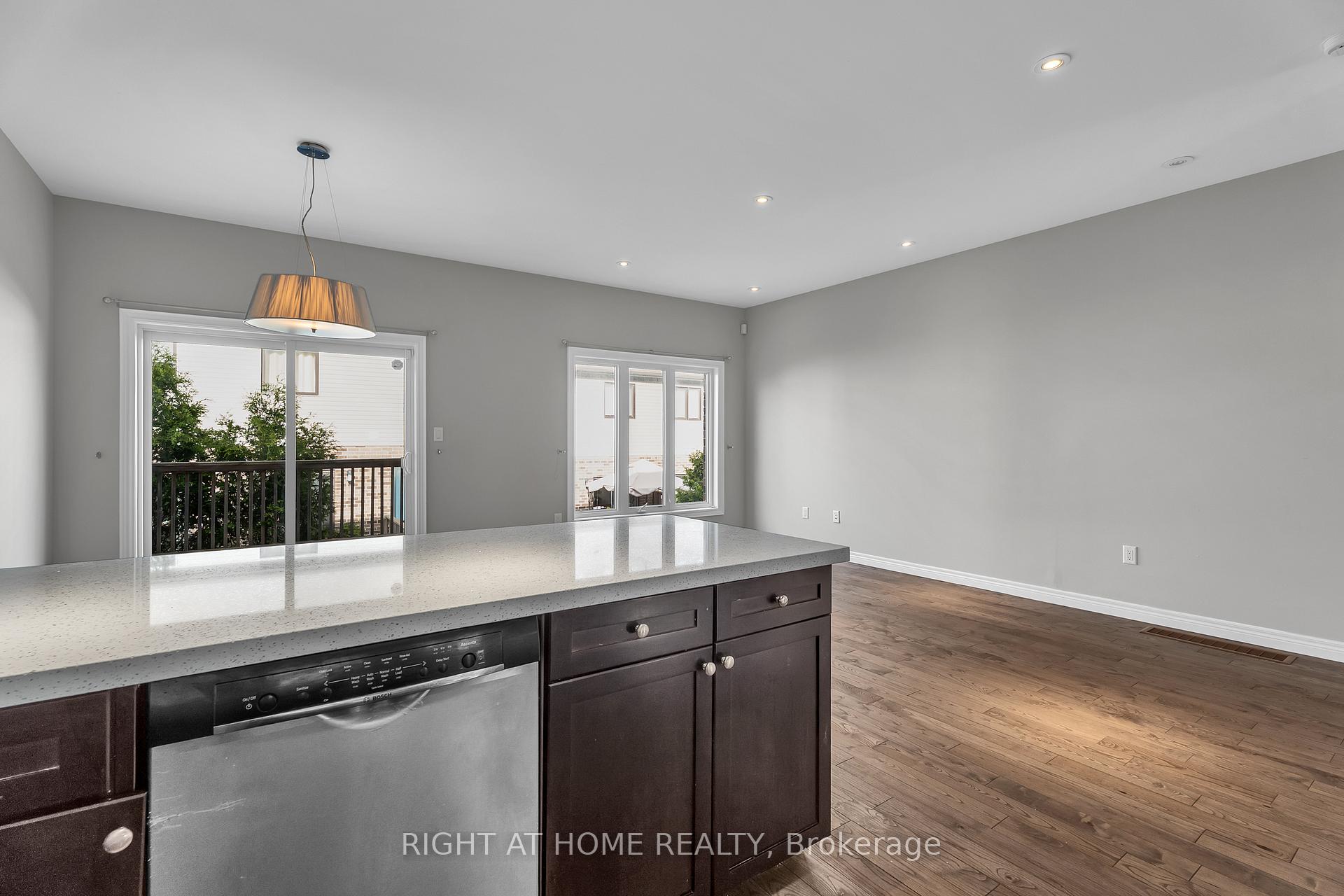 Photo 11 of Unit 16, 1030 Oakcrossing Gate, London, North M — HOMEH