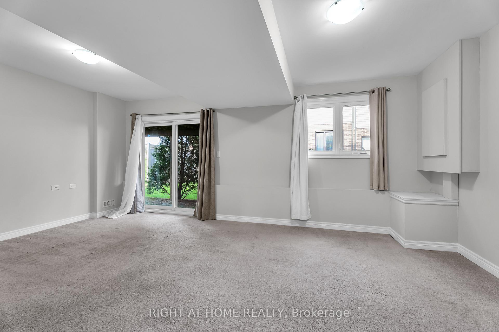 Photo 28 of Unit 16, 1030 Oakcrossing Gate, London, North M — HOMEH