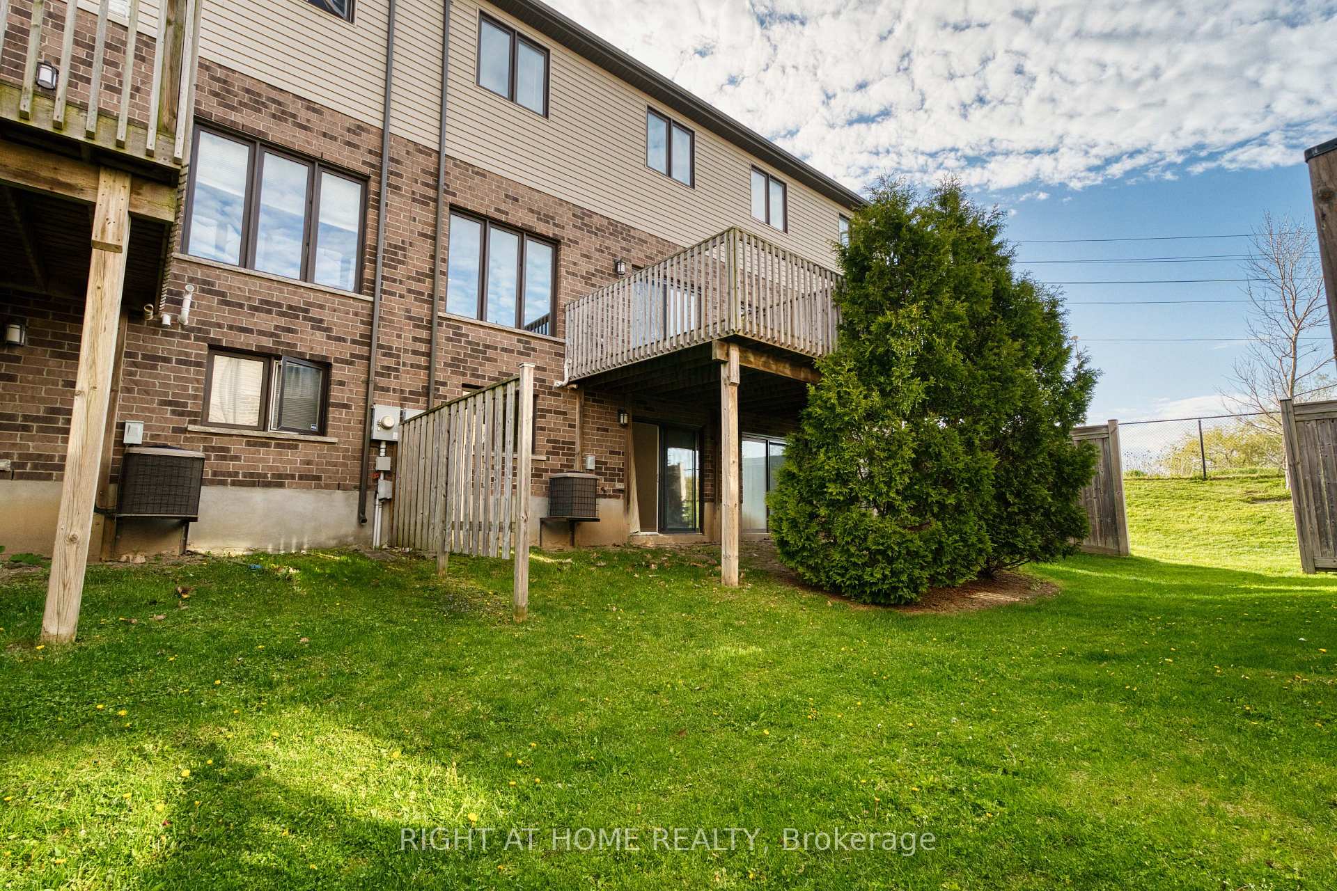 Photo 37 of Unit 16, 1030 Oakcrossing Gate, London, North M — HOMEH