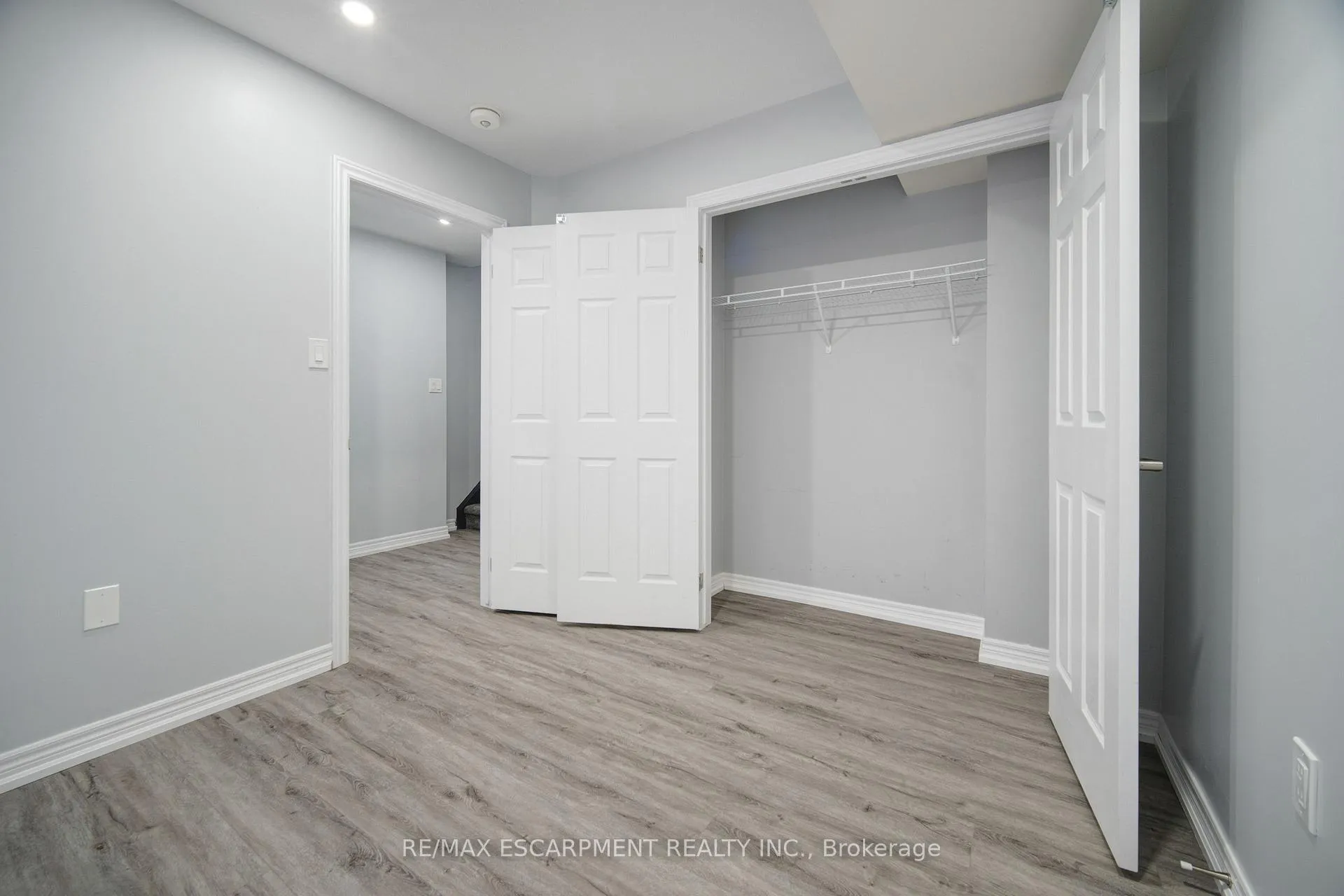 Photo 6 of 404 Linden Drive, Cambridge, Preston Heights — HOMEH