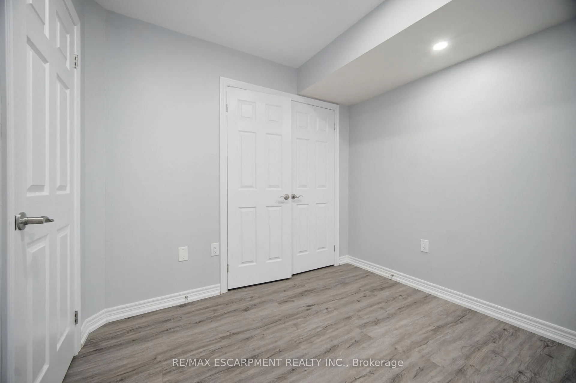 Photo 7 of 404 Linden Drive, Cambridge, Preston Heights — HOMEH
