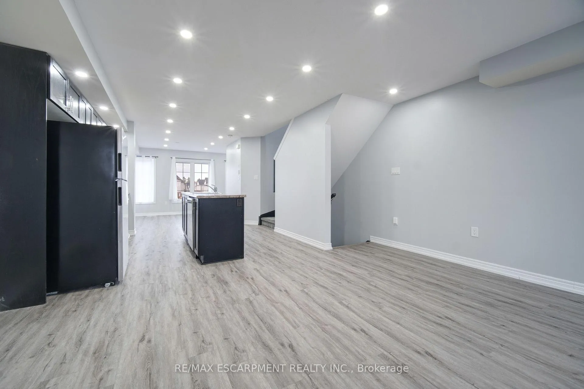 Photo 11 of 404 Linden Drive, Cambridge, Preston Heights — HOMEH