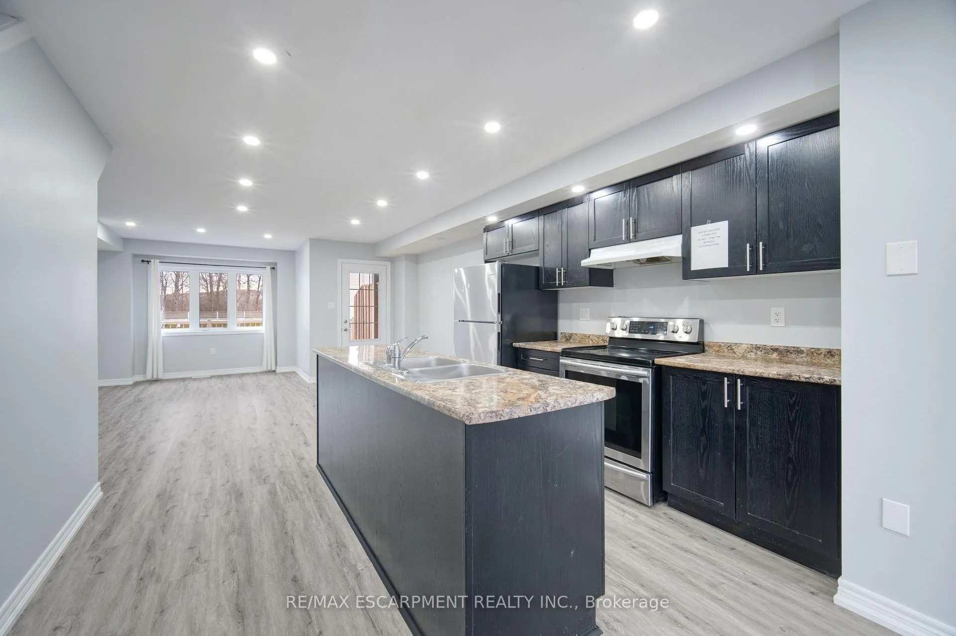 Photo 14 of 404 Linden Drive, Cambridge, Preston Heights — HOMEH