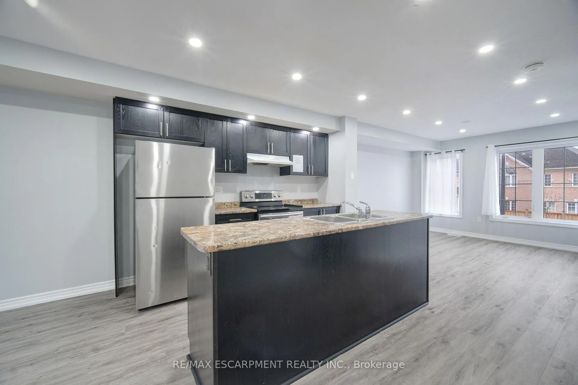 Photo 16 of 404 Linden Drive, Cambridge, Preston Heights — HOMEH