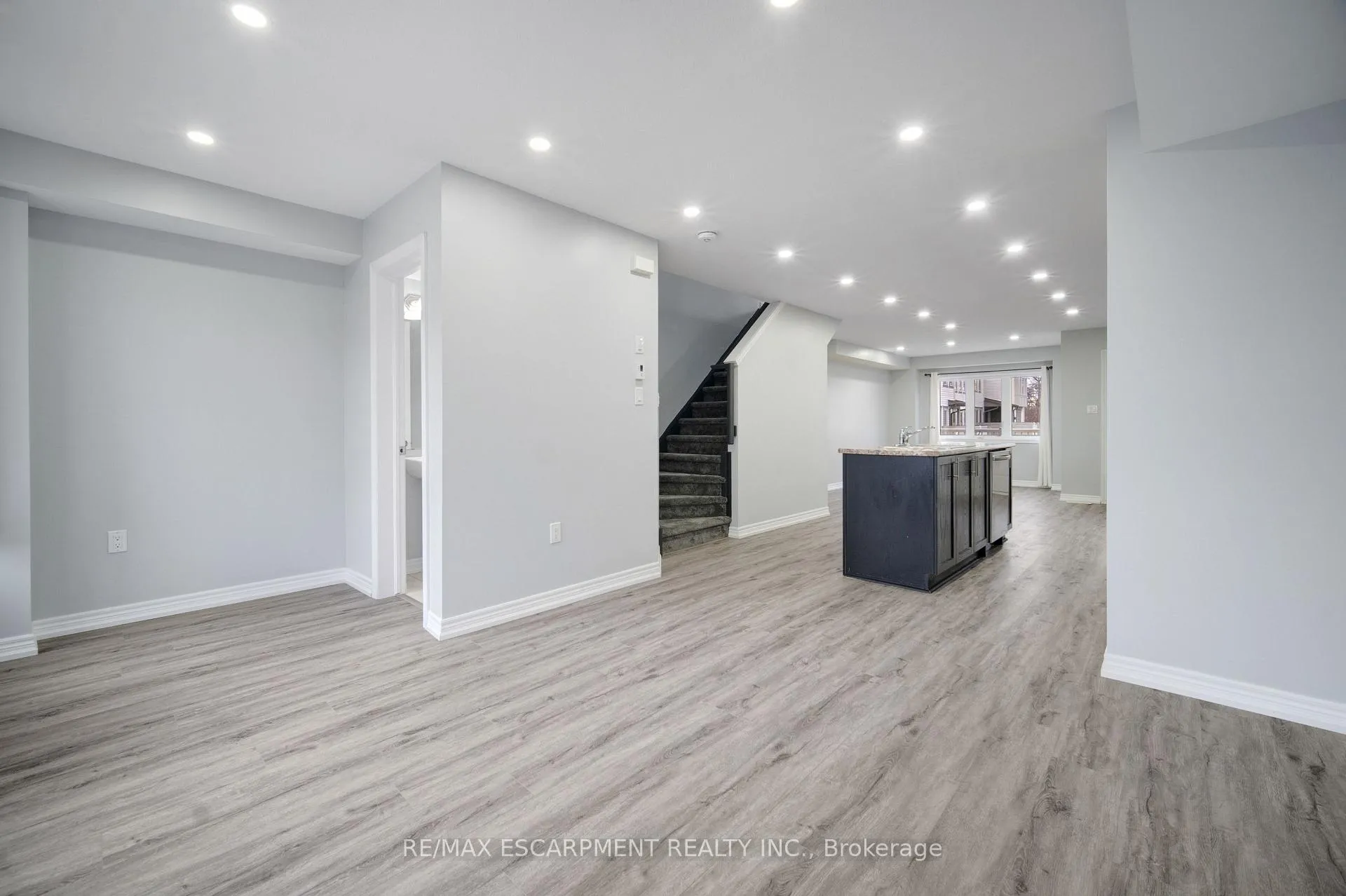 Photo 20 of 404 Linden Drive, Cambridge, Preston Heights — HOMEH