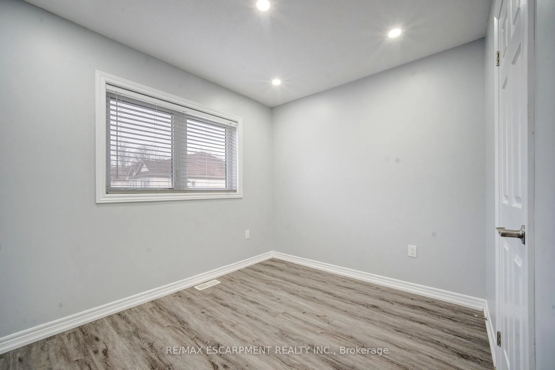 Photo 23 of 404 Linden Drive, Cambridge, Preston Heights — HOMEH