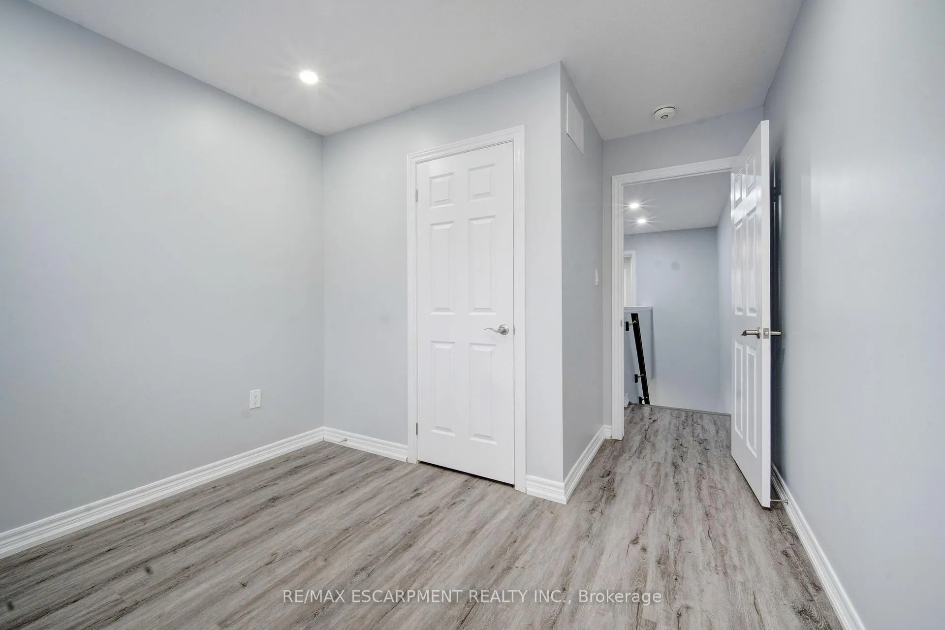 Photo 24 of 404 Linden Drive, Cambridge, Preston Heights — HOMEH