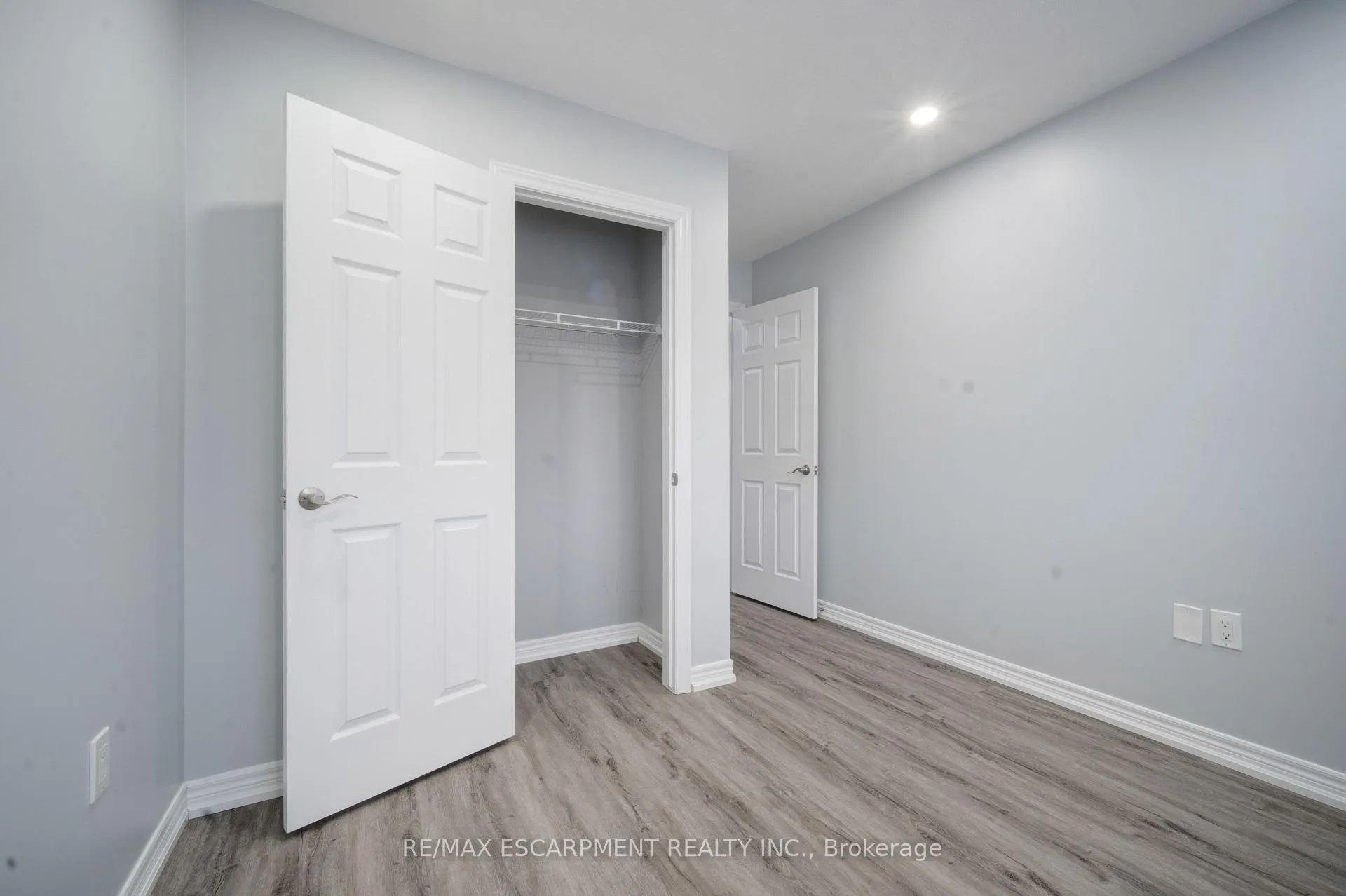 Photo 25 of 404 Linden Drive, Cambridge, Preston Heights — HOMEH