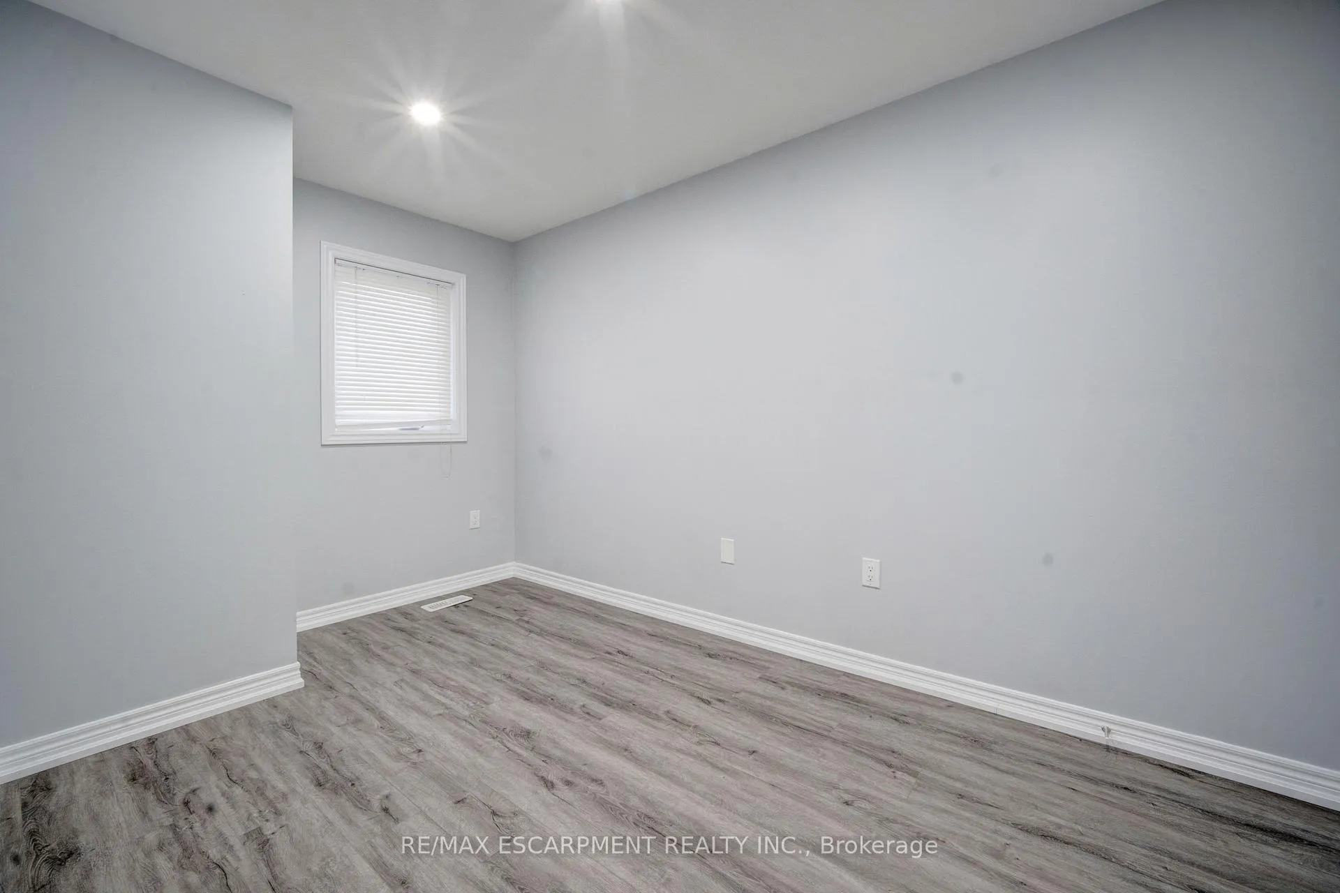 Photo 28 of 404 Linden Drive, Cambridge, Preston Heights — HOMEH